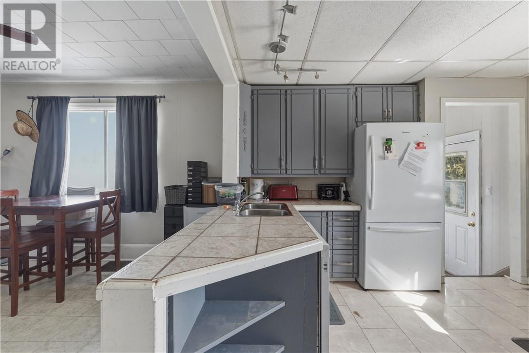 9 Longyear Road, Falconbridge, Ontario  P0M 1S0 - Photo 2 - 2126710