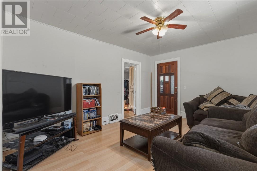 9 Longyear Road, Falconbridge, Ontario  P0M 1S0 - Photo 9 - 2126710