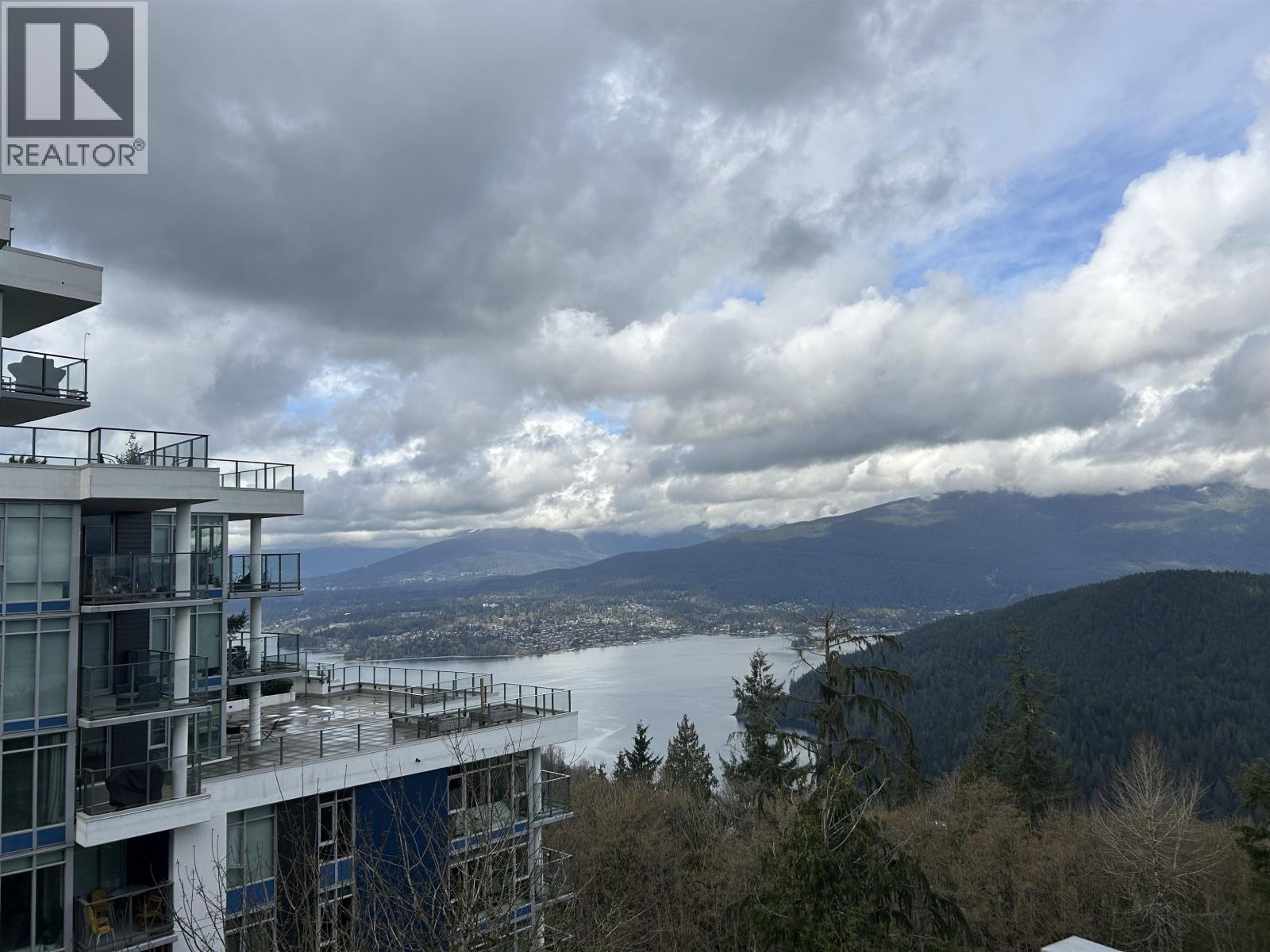 11xx 9060 UNIVERSITY CRESCENT, burnaby, British Columbia