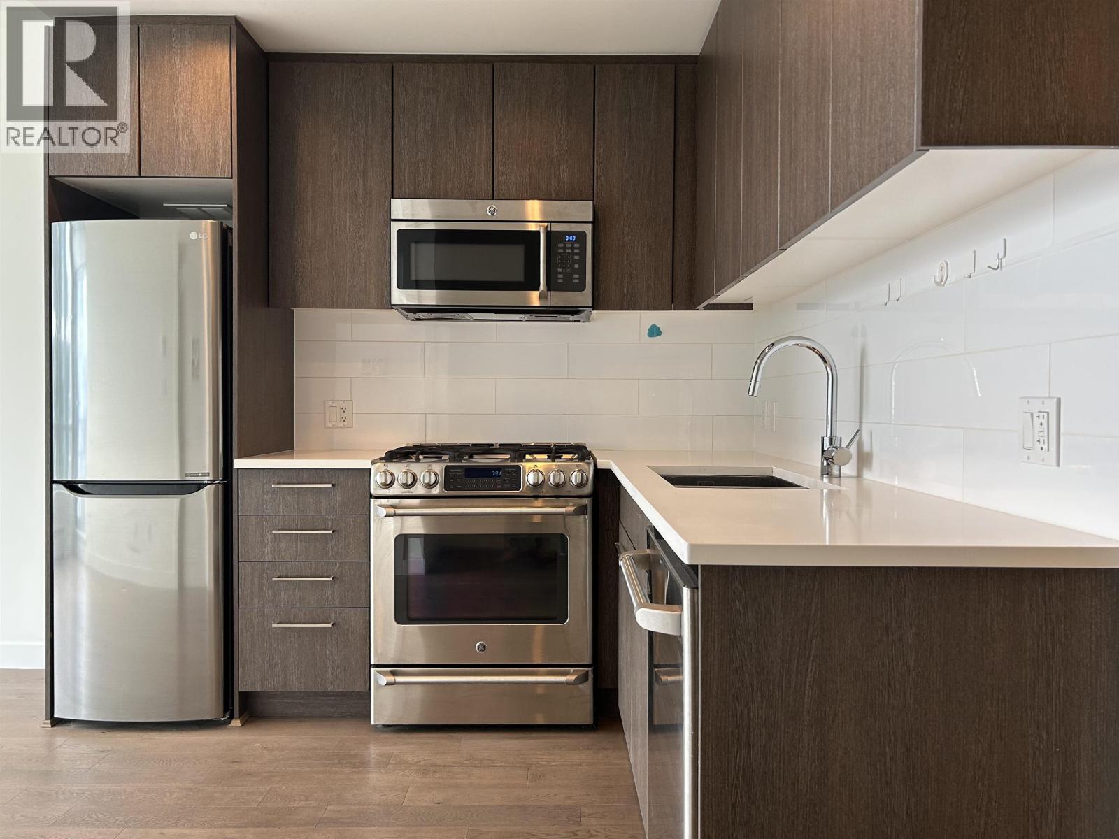 11xx 9060 University Crescent, Burnaby, British Columbia  V5A 0E1 - Photo 2 - R3098613