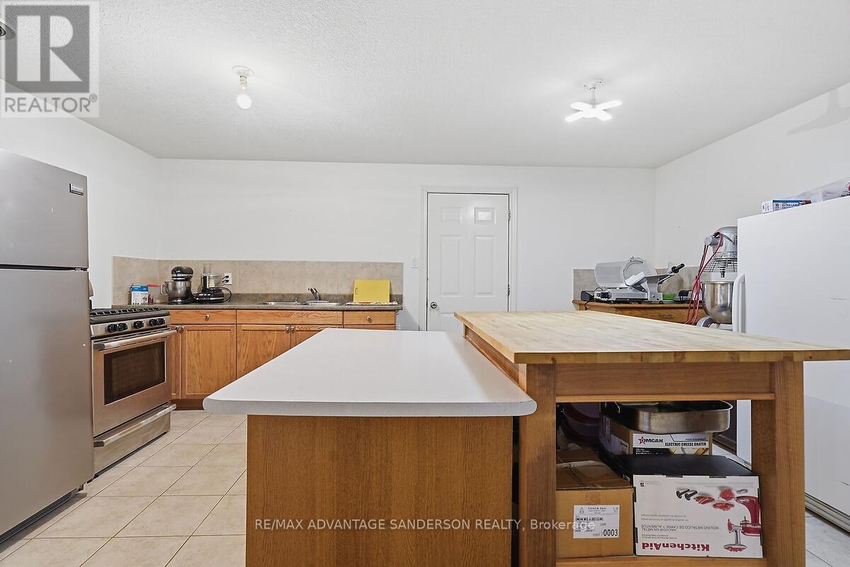 20735 Denfield Road, London North, Ontario  N6H 5L2 - Photo 46 - X12870186