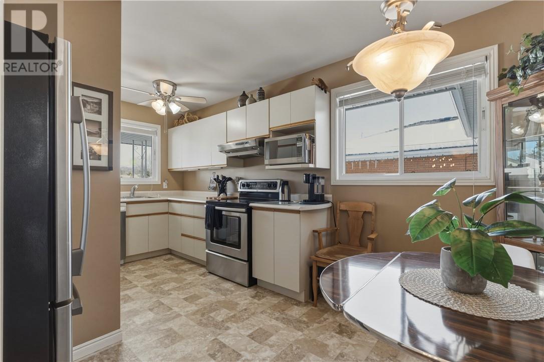 33 Oakwood Avenue, Capreol, Ontario  P0M 1H0 - Photo 9 - 2126752