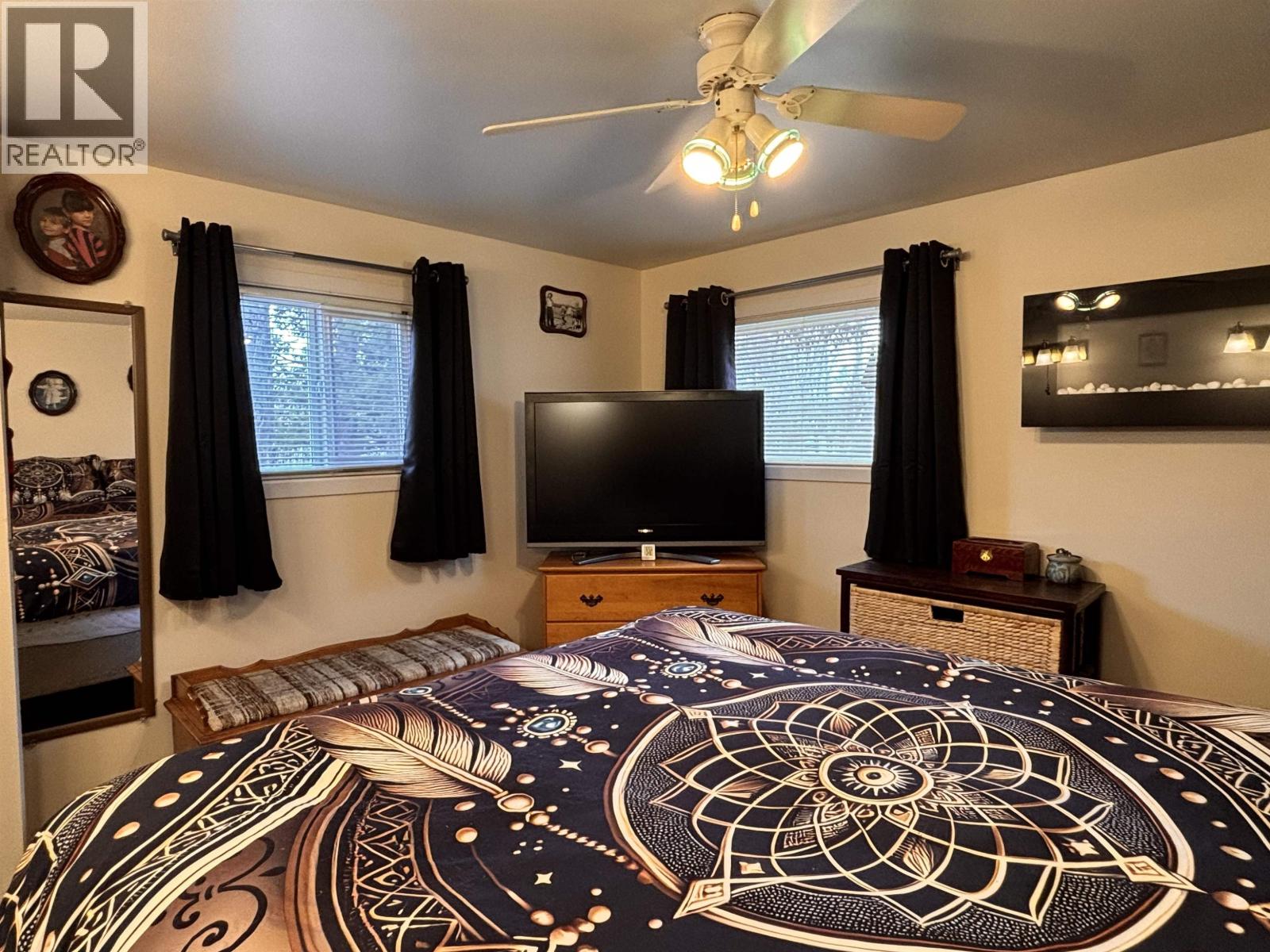 5390 Park Drive, 103 Mile House, British Columbia  V0K 2E1 - Photo 10 - R3098625