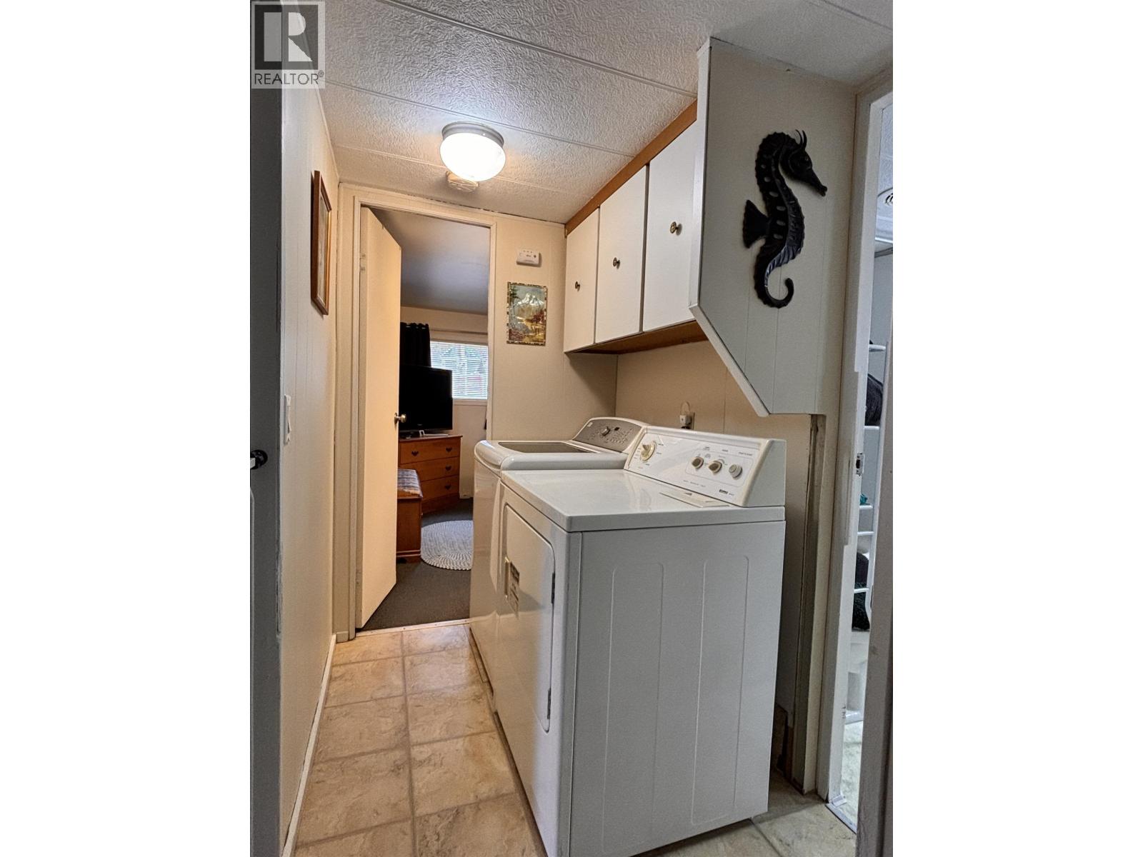 5390 Park Drive, 103 Mile House, British Columbia  V0K 2E1 - Photo 21 - R3098625