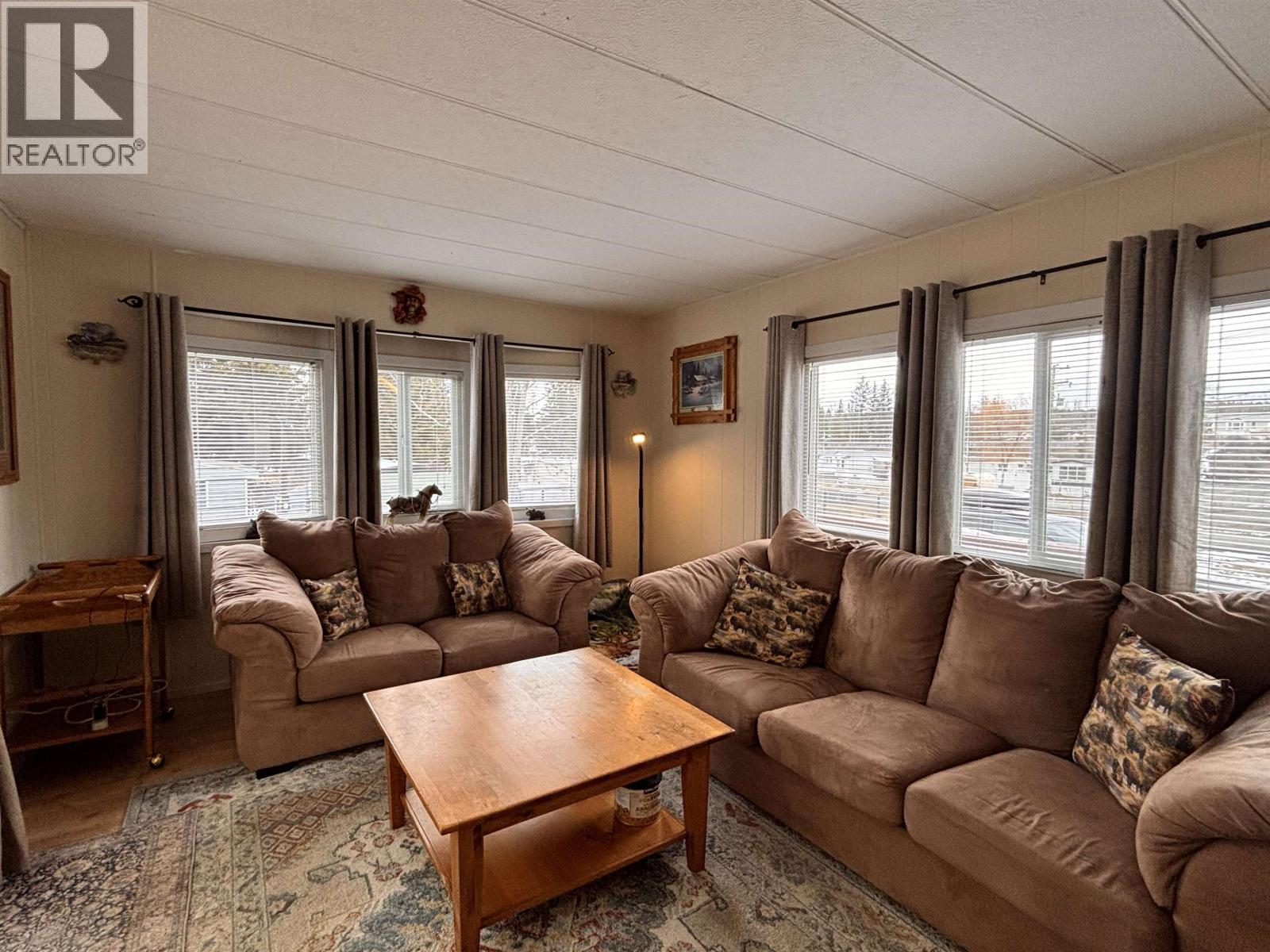 5390 Park Drive, 103 Mile House, British Columbia  V0K 2E1 - Photo 7 - R3098625