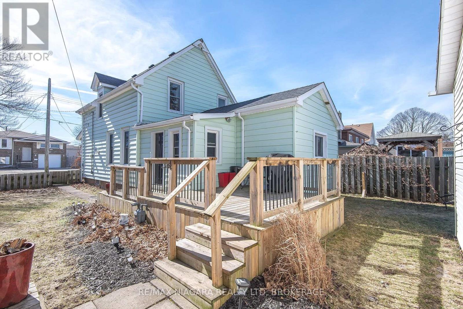 9 Beech Street, Port Colborne (Main Street), Ontario  L3K 3N7 - Photo 6 - X12870192