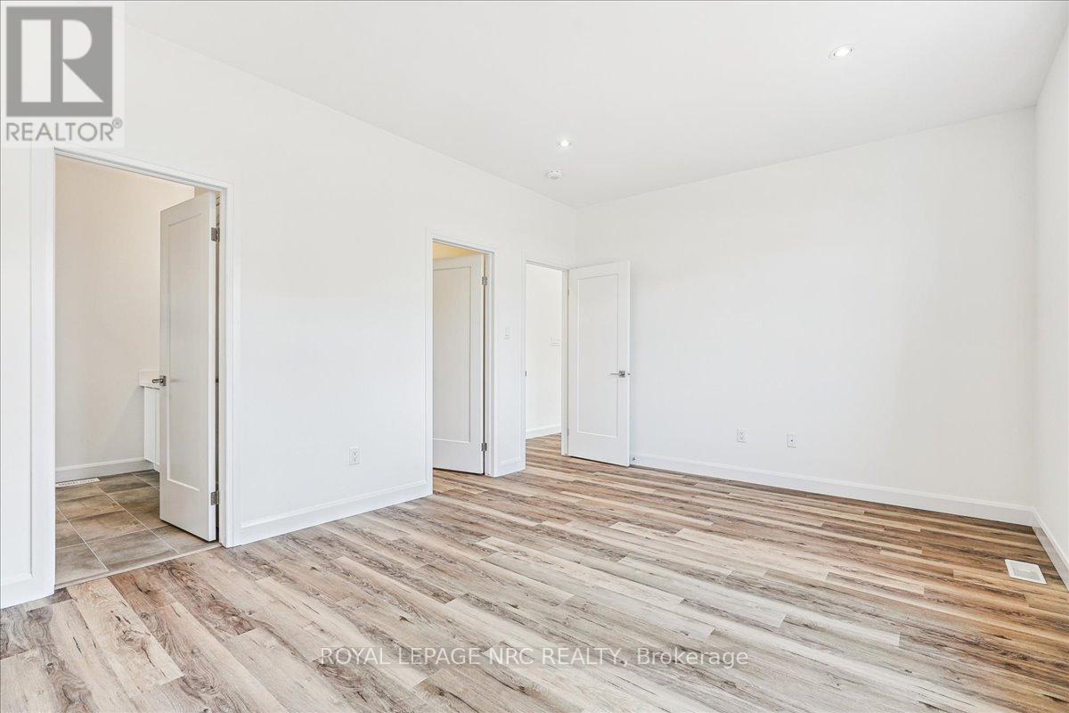 63 Beachwalk Crescent, Fort Erie, Ontario  L0S 1B0 - Photo 16 - X12870226