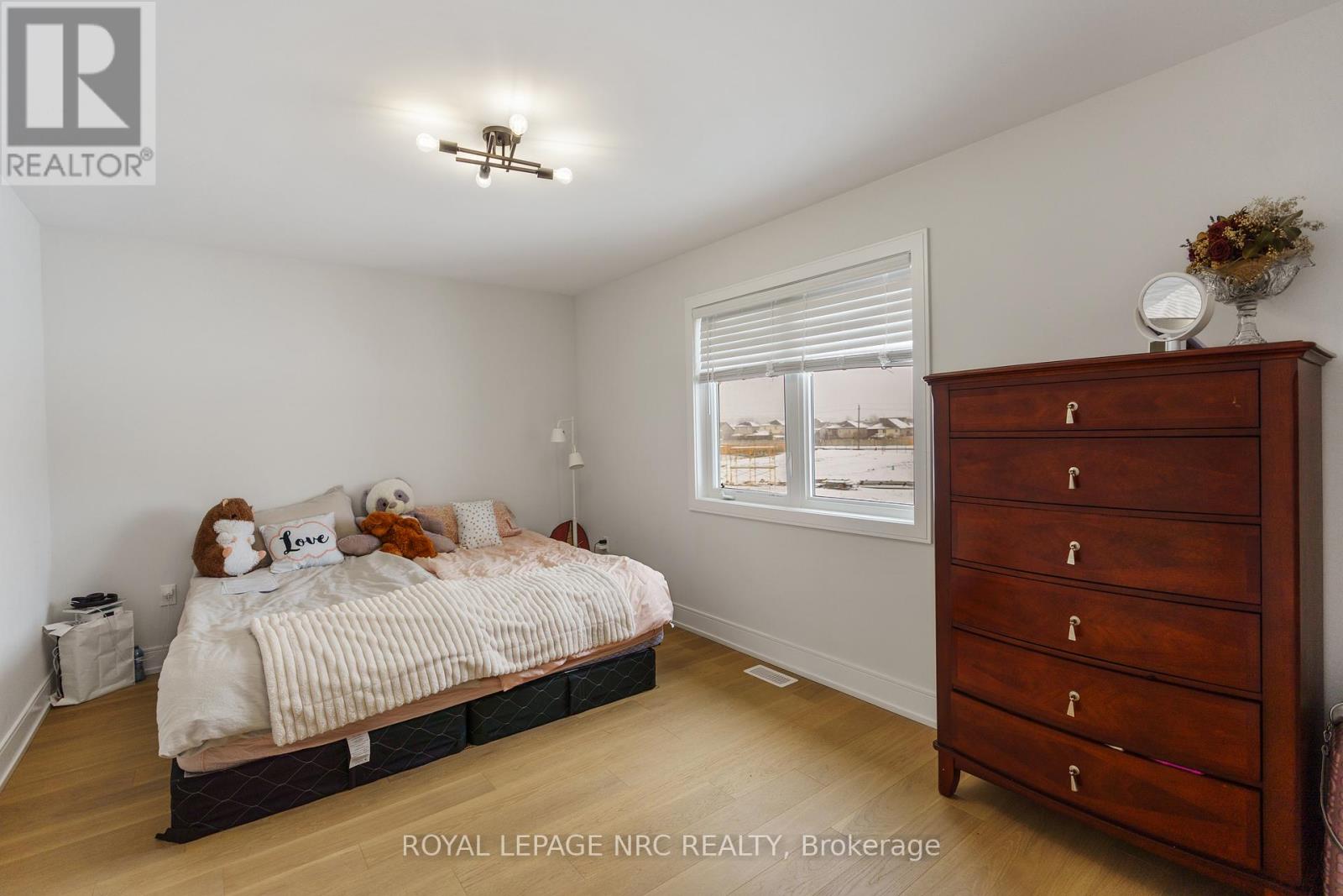 Upper - 7384 Splendour Drive, Niagara Falls, Ontario  L2H 3V8 - Photo 17 - X12870302