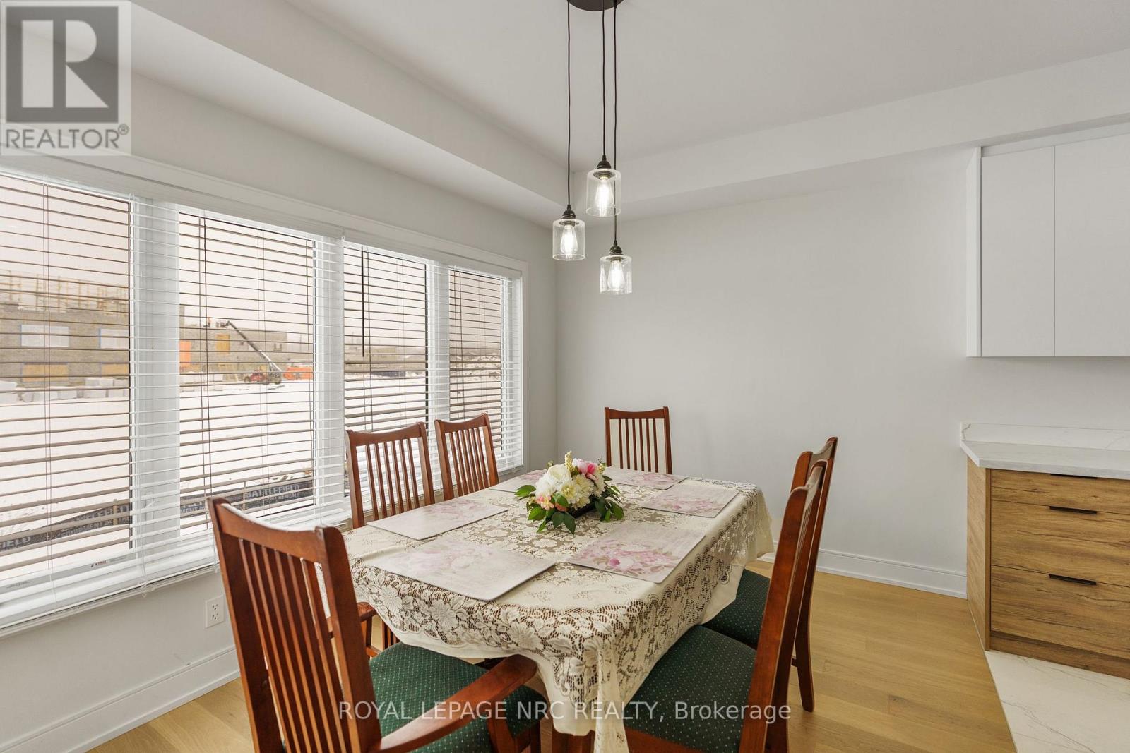 Upper - 7384 Splendour Drive, Niagara Falls, Ontario  L2H 3V8 - Photo 7 - X12870302