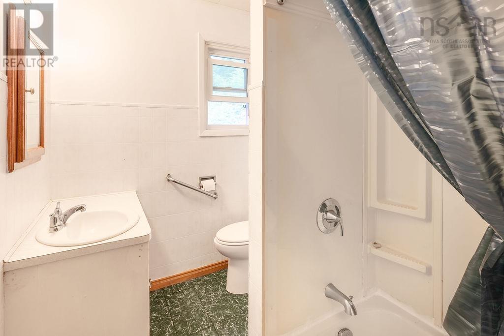 15 Breezy Lane, Lake Echo, Nova Scotia B3E 1L9 - Photo 16 - 202524156