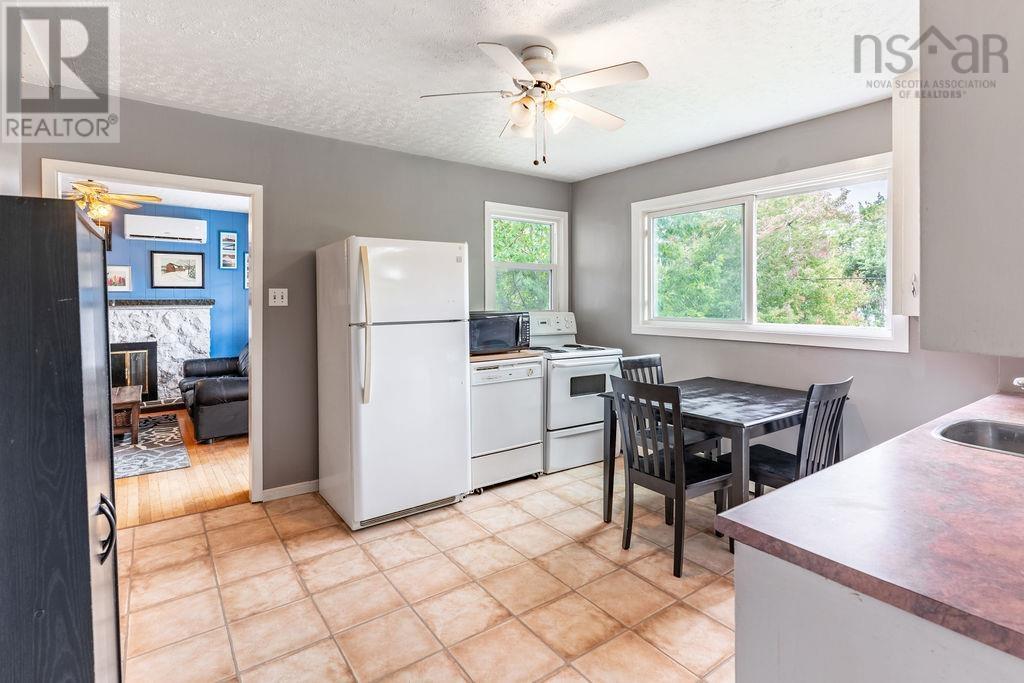 15 Breezy Lane, Lake Echo, Nova Scotia B3E 1L9 - Photo 4 - 202524156