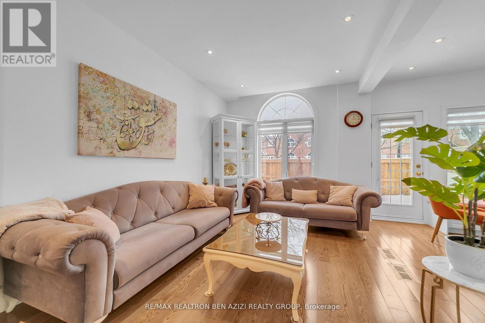 5 - 190 Harding Boulevard W, Richmond Hill (North Richvale), Ontario  L4C 0J9 - Photo 10 - N12870214