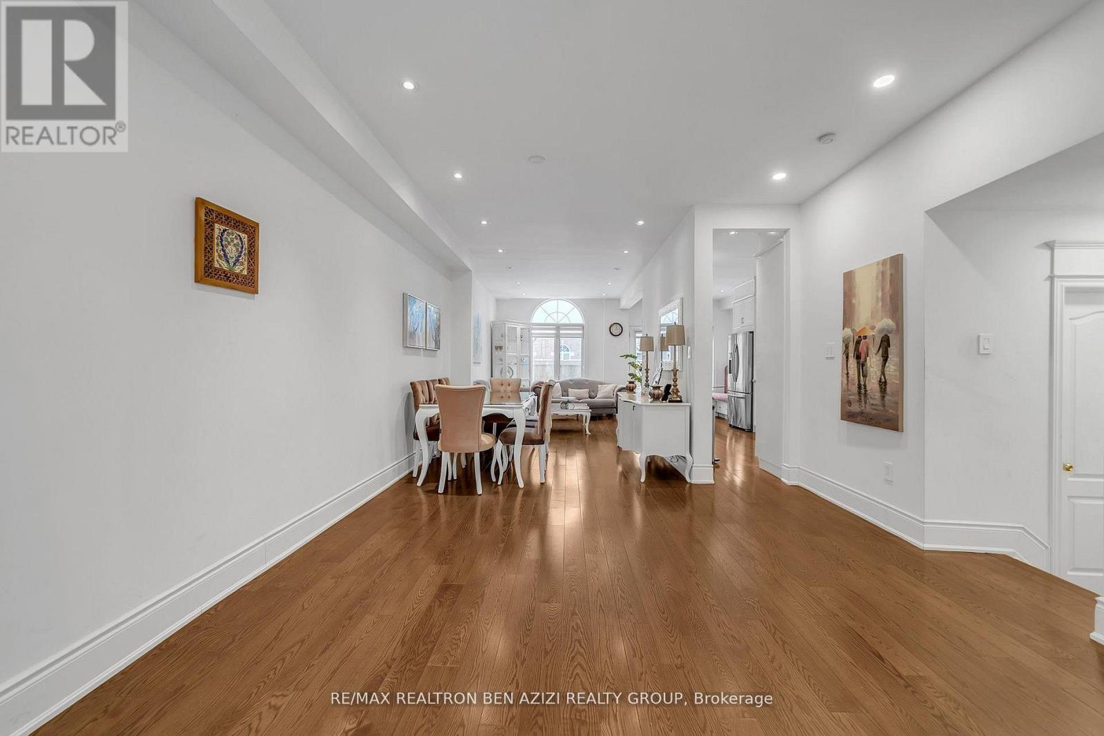 5 - 190 Harding Boulevard W, Richmond Hill (North Richvale), Ontario  L4C 0J9 - Photo 5 - N12870214