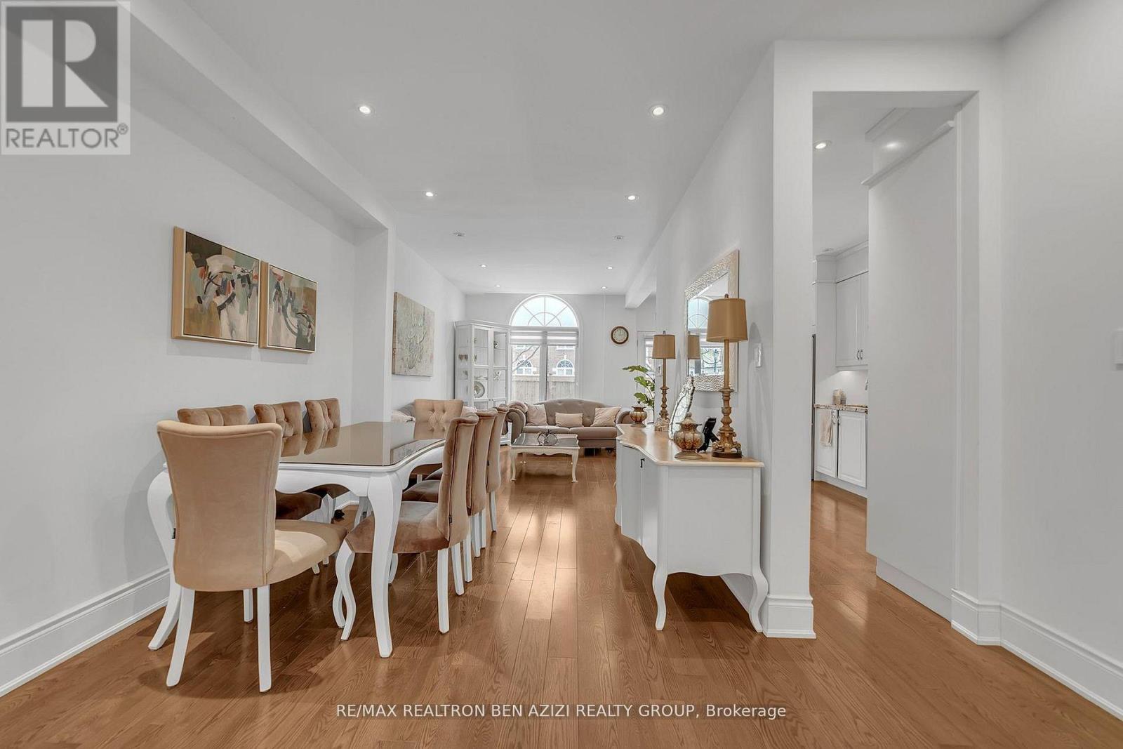 5 - 190 Harding Boulevard W, Richmond Hill (North Richvale), Ontario  L4C 0J9 - Photo 6 - N12870214