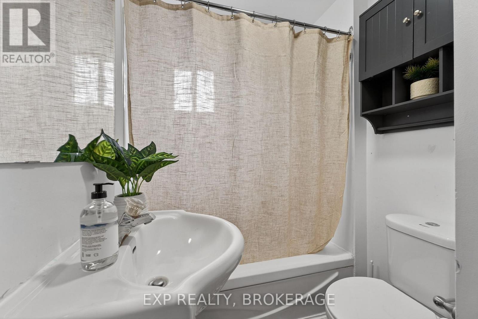 632 Macdonnell Street, Kingston (East Of Sir John A. Blvd), Ontario  K7K 4X3 - Photo 12 - X12870280