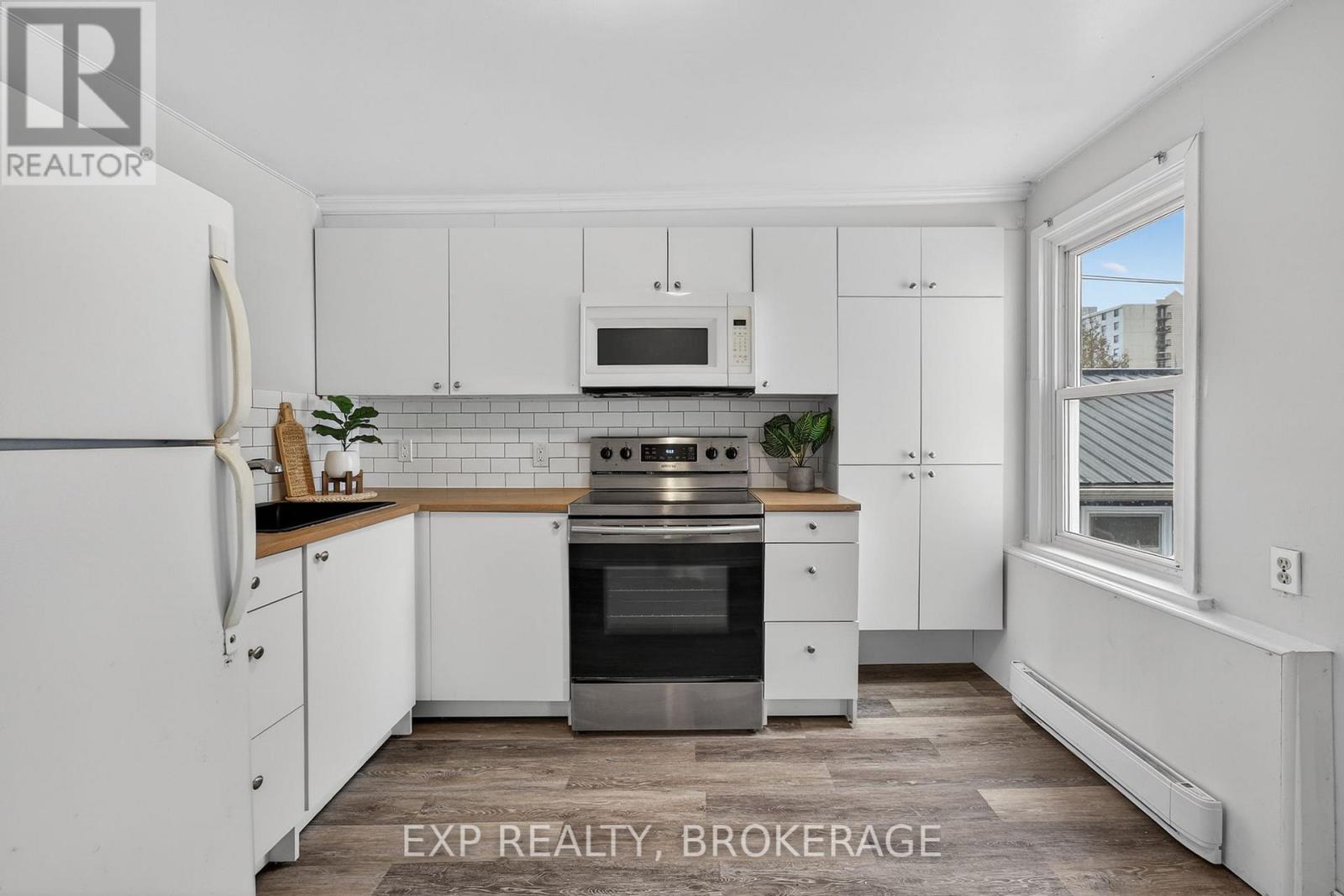 632 Macdonnell Street, Kingston (East Of Sir John A. Blvd), Ontario  K7K 4X3 - Photo 5 - X12870280