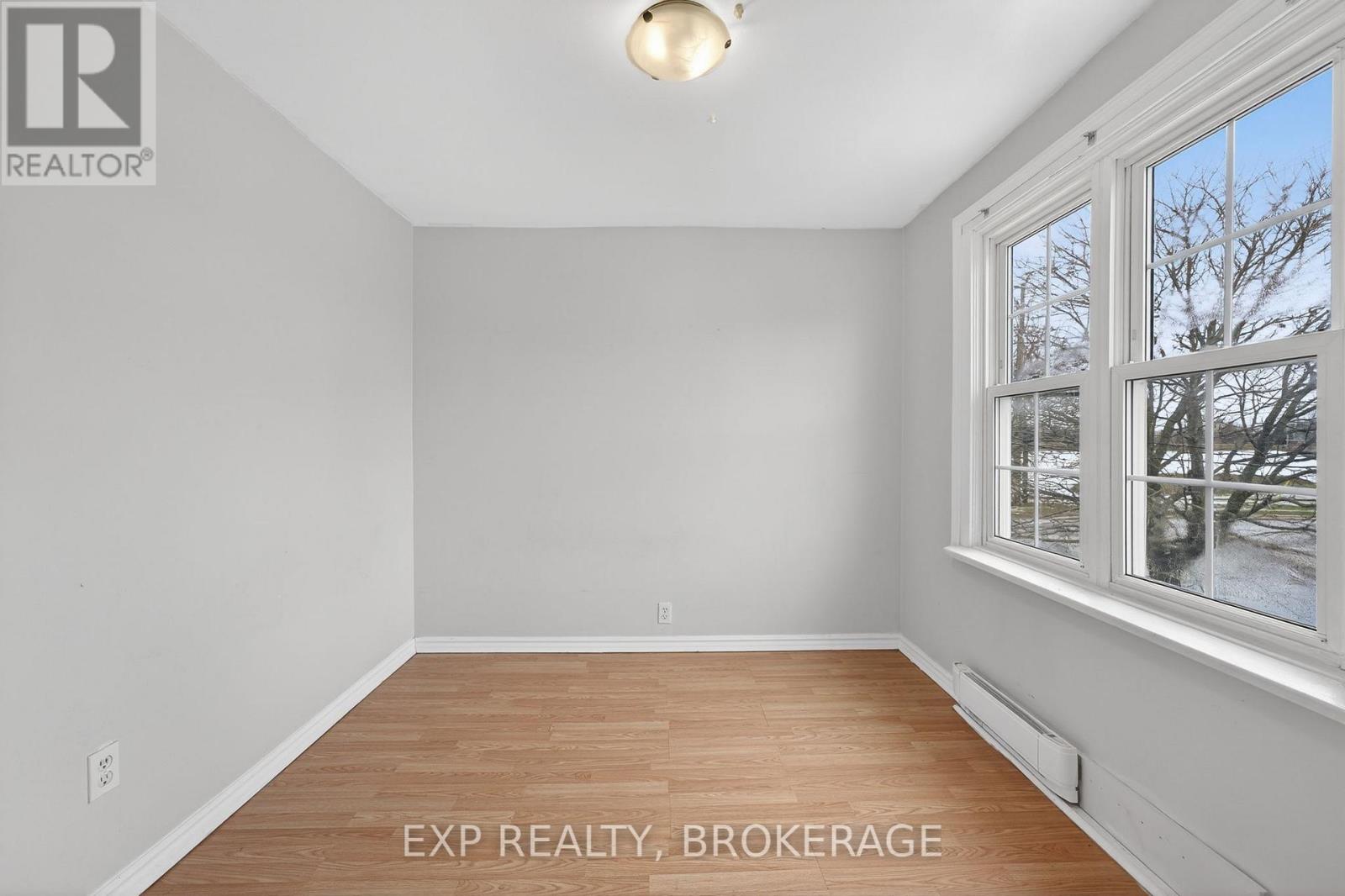 632 Macdonnell Street, Kingston (East Of Sir John A. Blvd), Ontario  K7K 4X3 - Photo 8 - X12870280