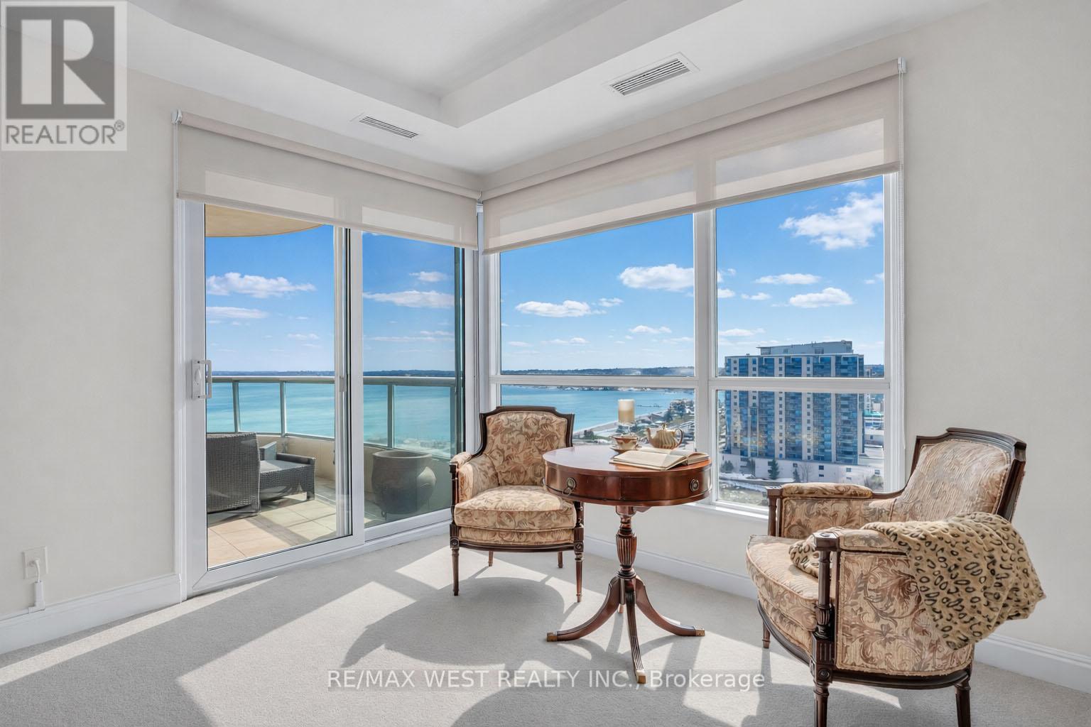 Ph1 1 - 2 Toronto Street, Barrie (City Centre), Ontario  L4N 9R2 - Photo 5 - S12870254