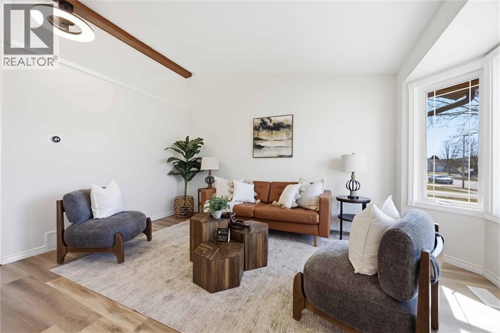 391 Bradford Drive, Sarnia, Ontario  N7S 5R4 - Photo 4 - 26004664