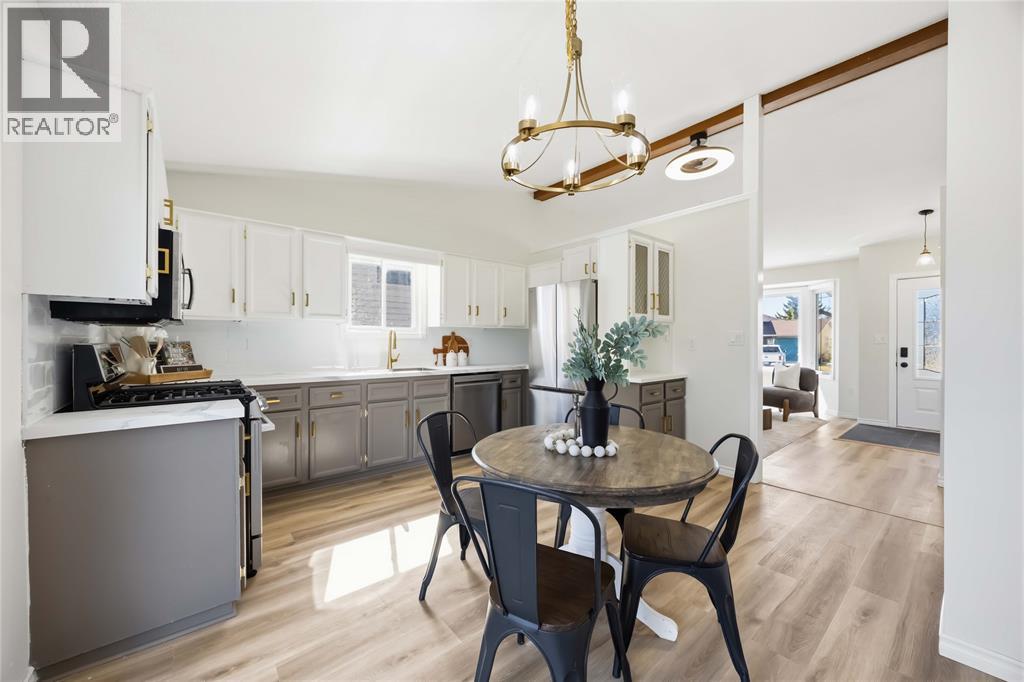 391 Bradford Drive, Sarnia, Ontario  N7S 5R4 - Photo 6 - 26004664