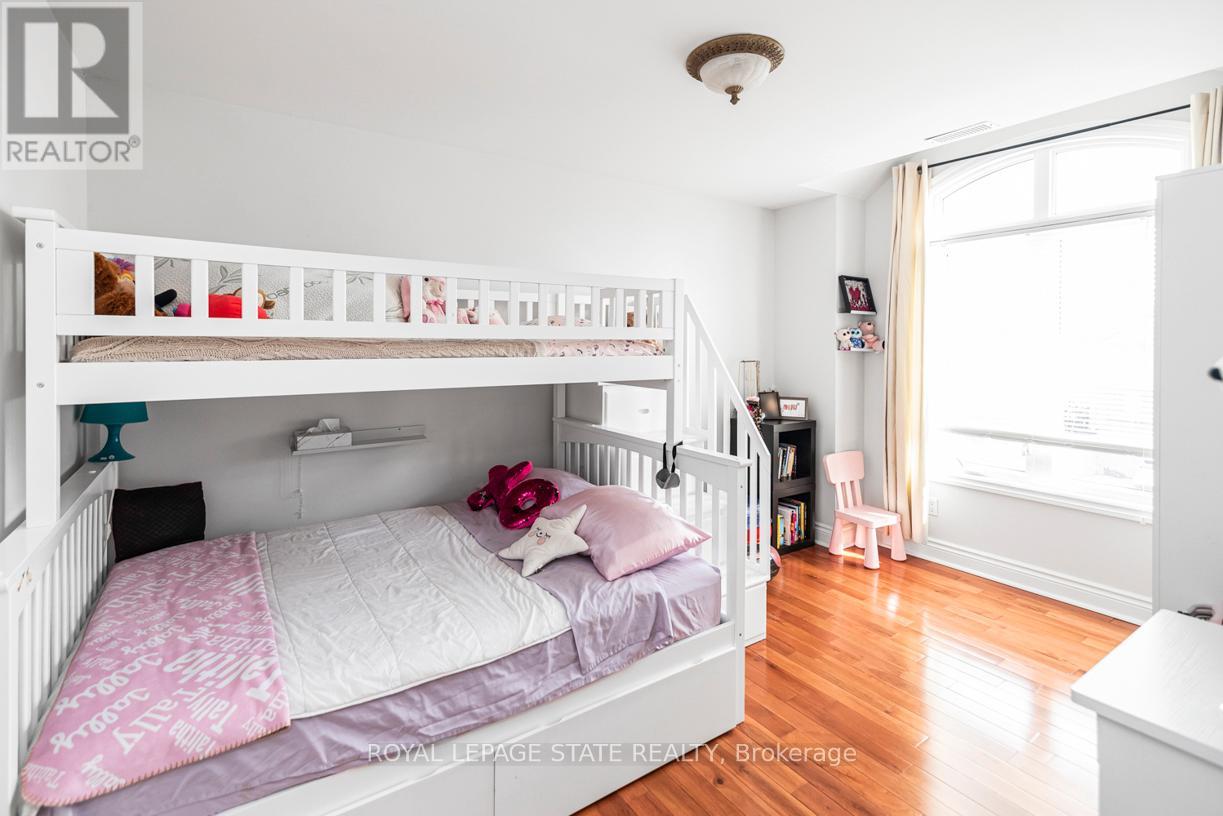 6 Griggsden Avenue, Toronto (Humber Heights), Ontario  M9P 2Z5 - Photo 25 - W12870184