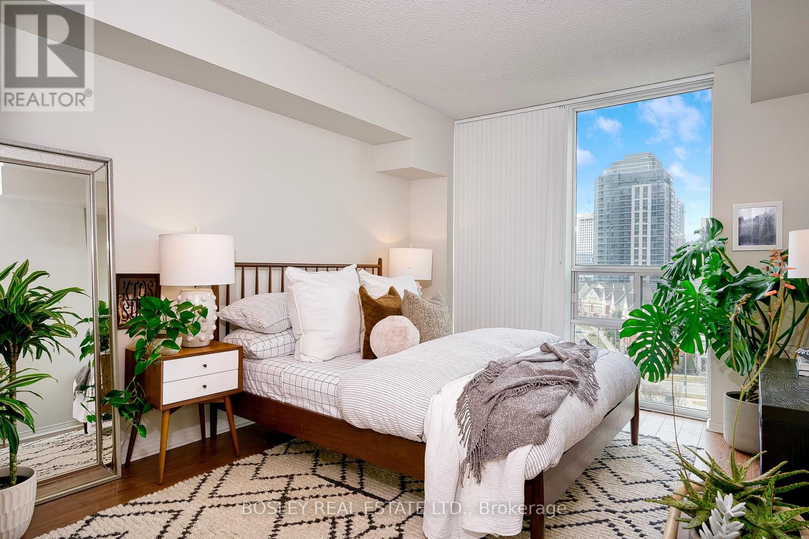 706 - 17 Michael Power Place, Toronto, Ontario  M9A 5G5 - Photo 15 - W12870188