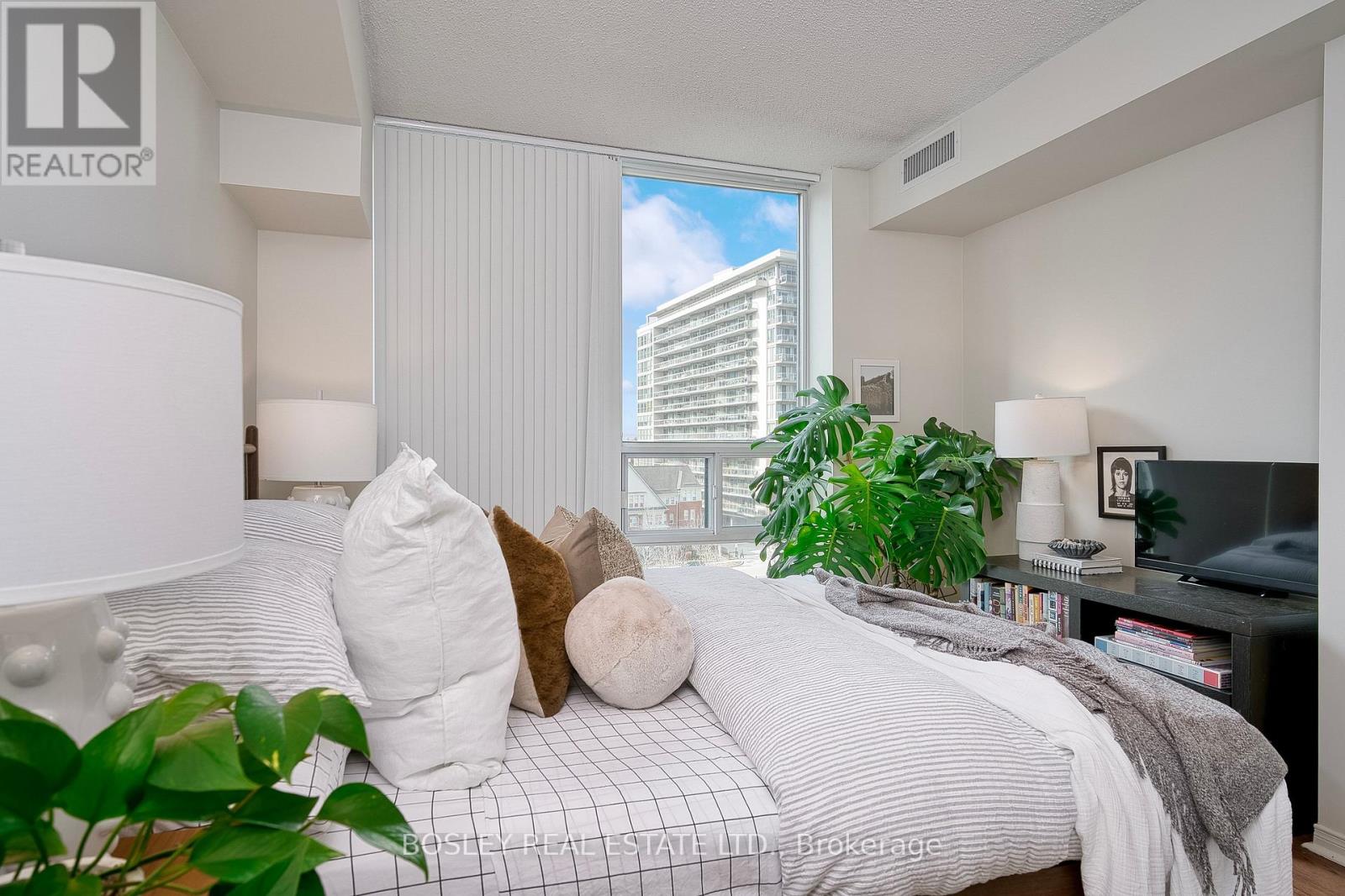 706 - 17 Michael Power Place, Toronto, Ontario  M9A 5G5 - Photo 16 - W12870188