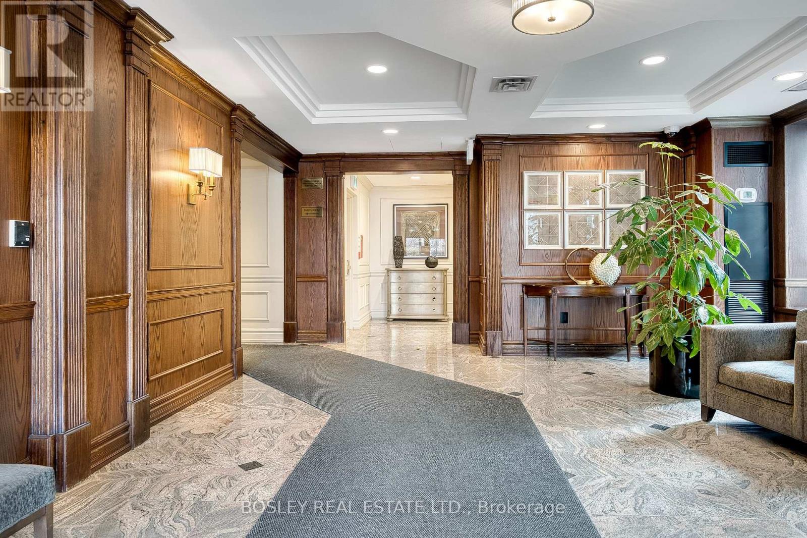 706 - 17 Michael Power Place, Toronto, Ontario  M9A 5G5 - Photo 2 - W12870188