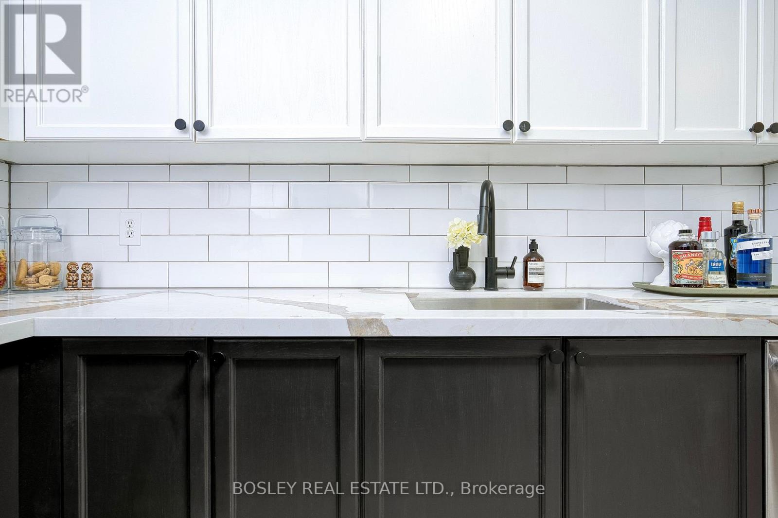 706 - 17 Michael Power Place, Toronto, Ontario  M9A 5G5 - Photo 6 - W12870188