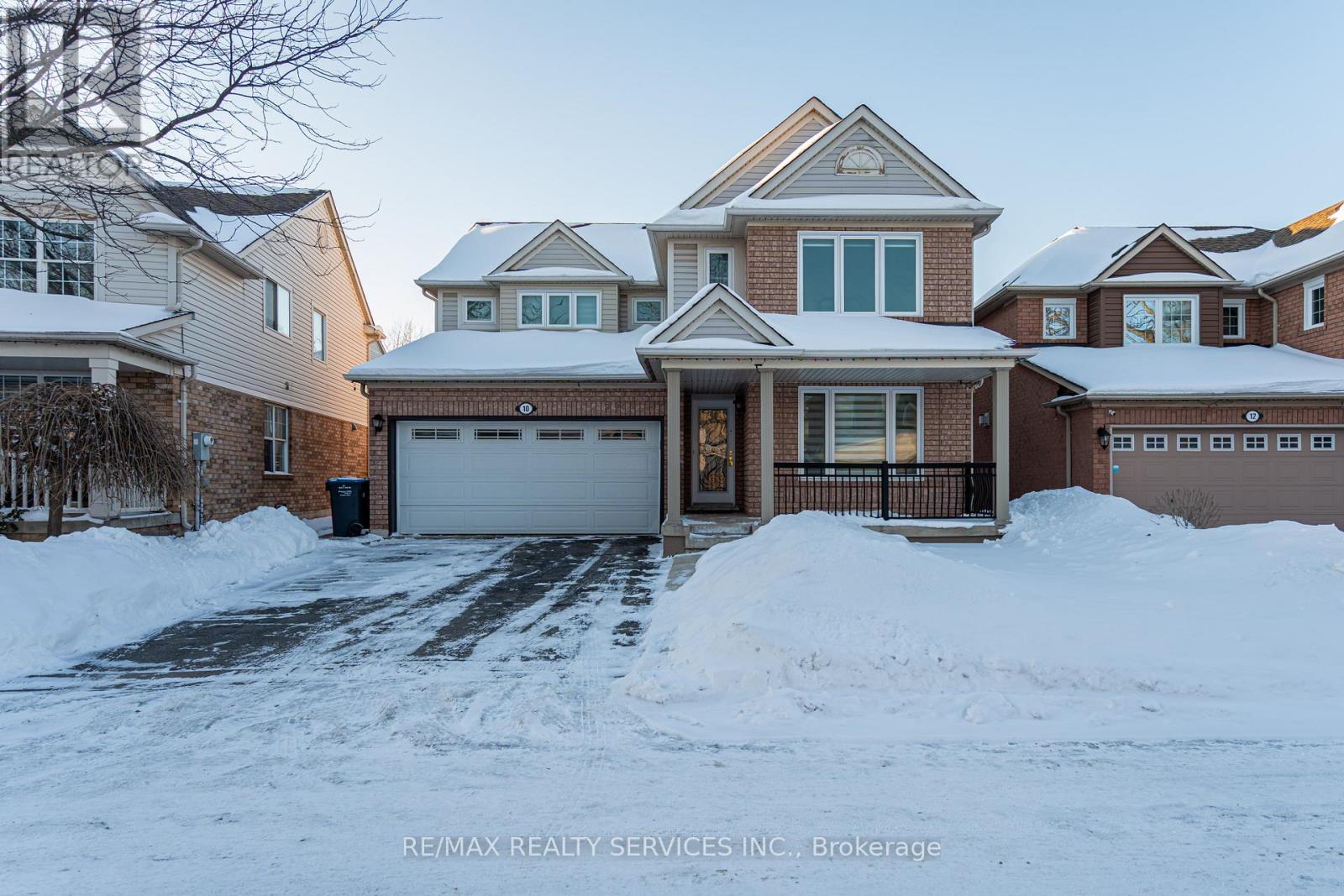 10 PENN DRIVE, Brampton, Ontario