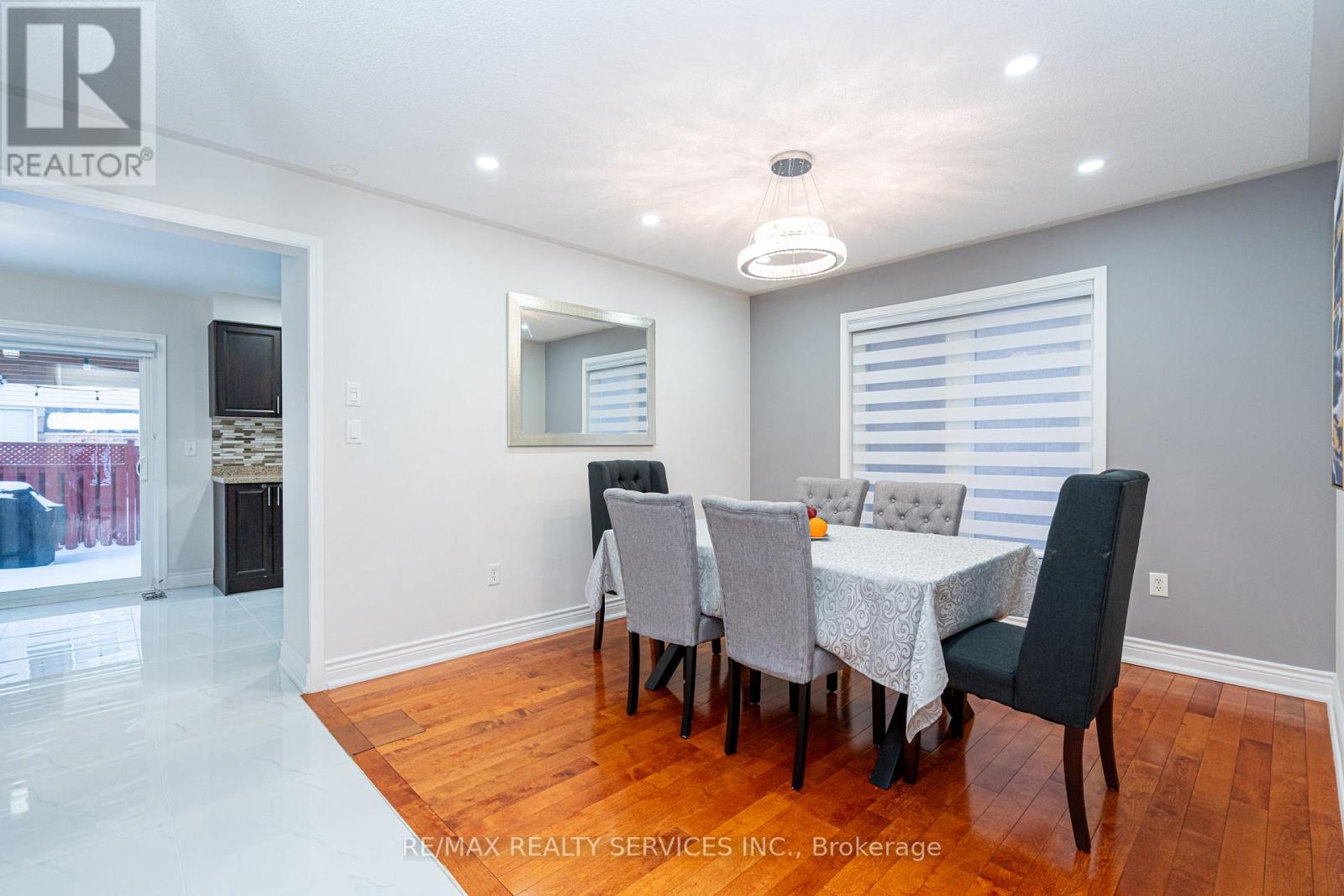 10 Penn Drive, Brampton (Fletcher's Meadow), Ontario  L7A 1N8 - Photo 10 - W12870210