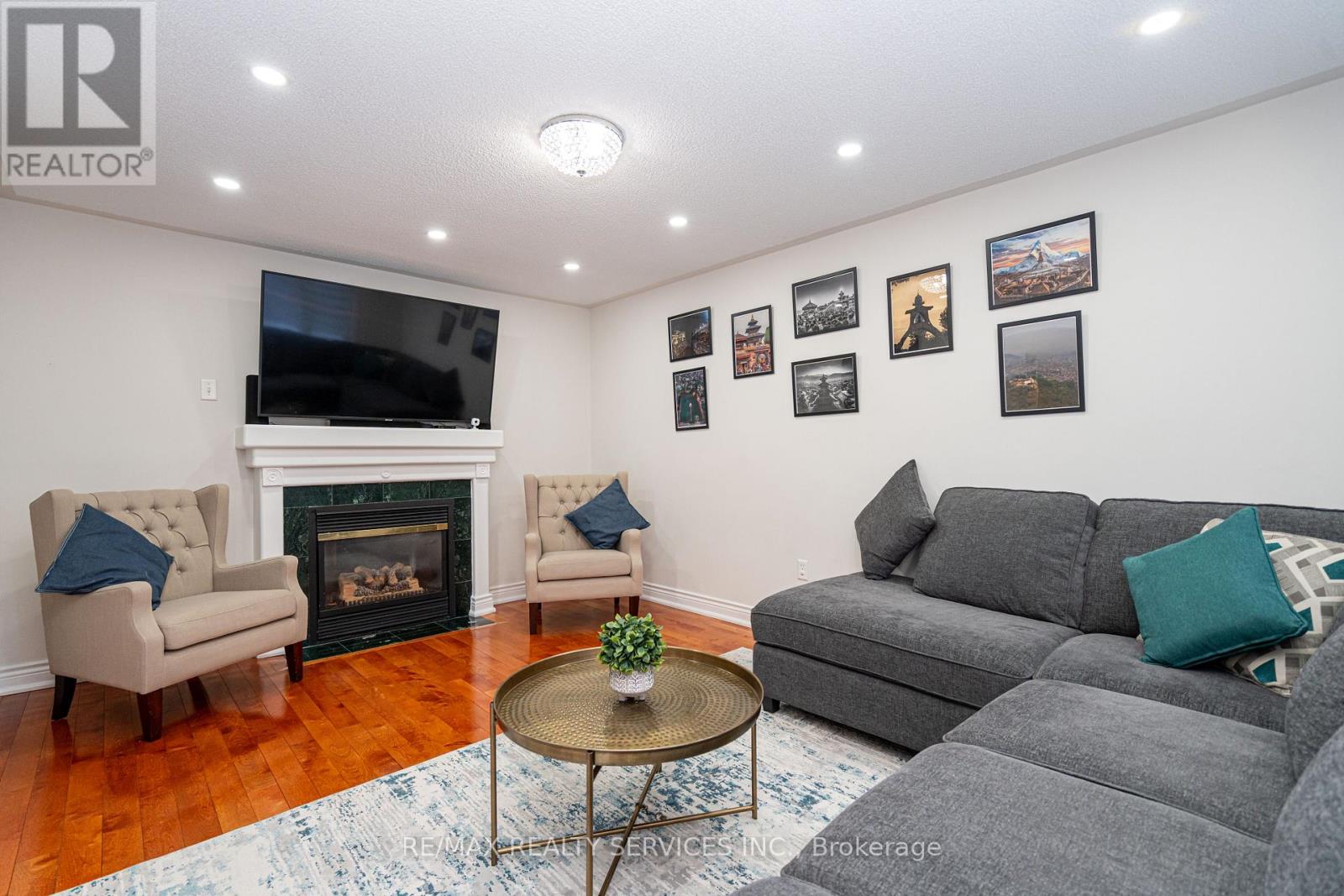 10 Penn Drive, Brampton (Fletcher's Meadow), Ontario  L7A 1N8 - Photo 17 - W12870210