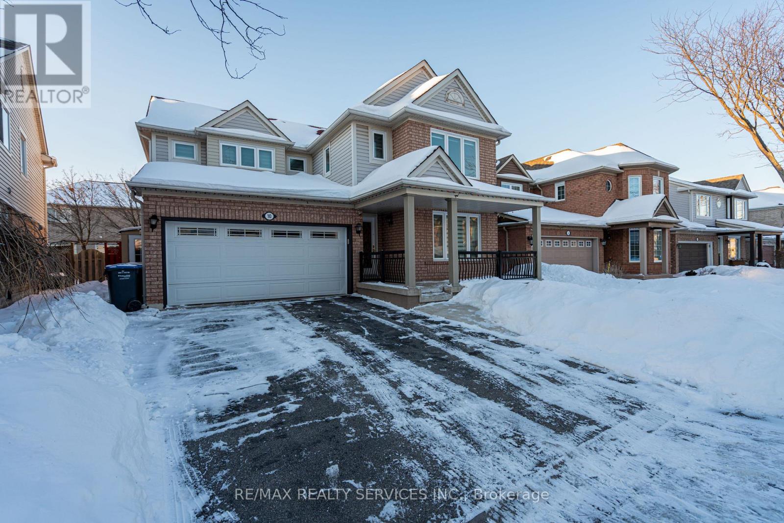 10 Penn Drive, Brampton (Fletcher's Meadow), Ontario  L7A 1N8 - Photo 3 - W12870210