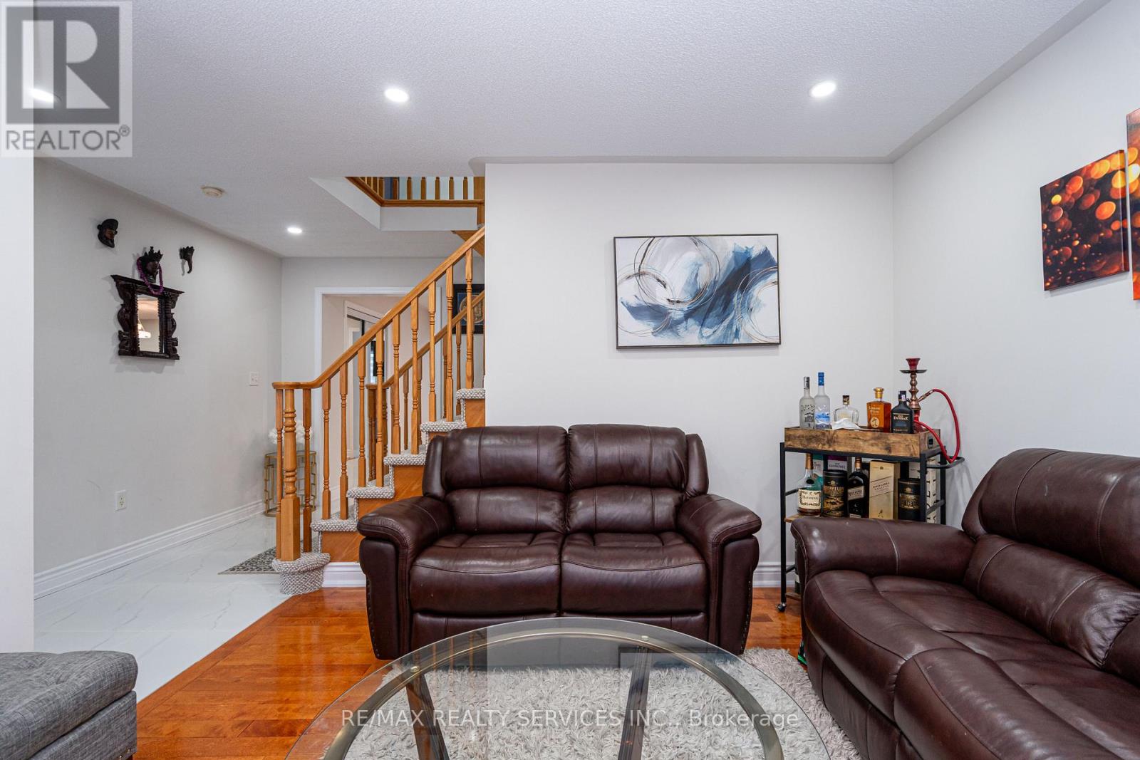 10 Penn Drive, Brampton (Fletcher's Meadow), Ontario  L7A 1N8 - Photo 8 - W12870210