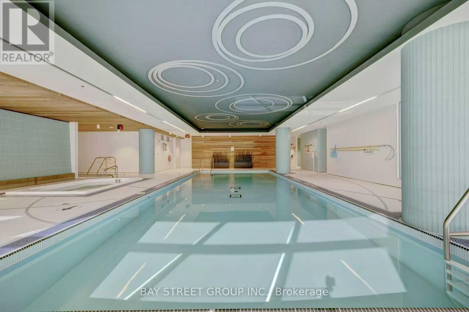 515 - 65 Speers Road, Oakville (Co Central), Ontario  L6K 0J1 - Photo 7 - W12870256