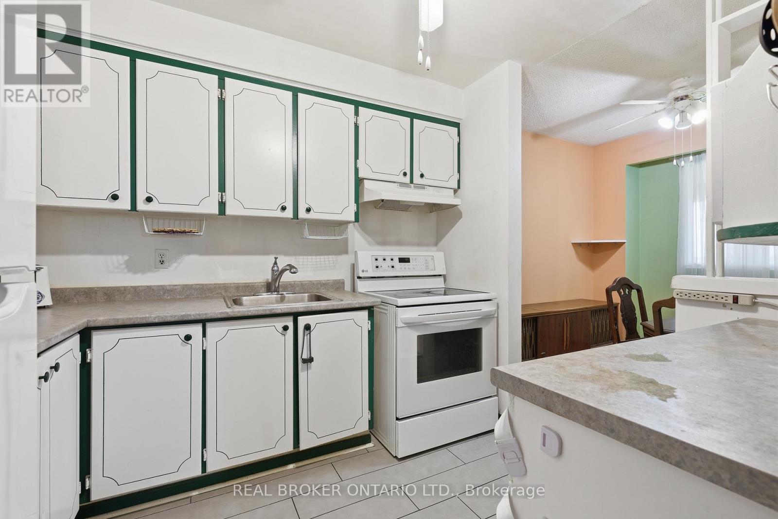 38 - 3860 Morning Star Drive, Mississauga (Malton), Ontario  L4T 1Y9 - Photo 5 - W12870276