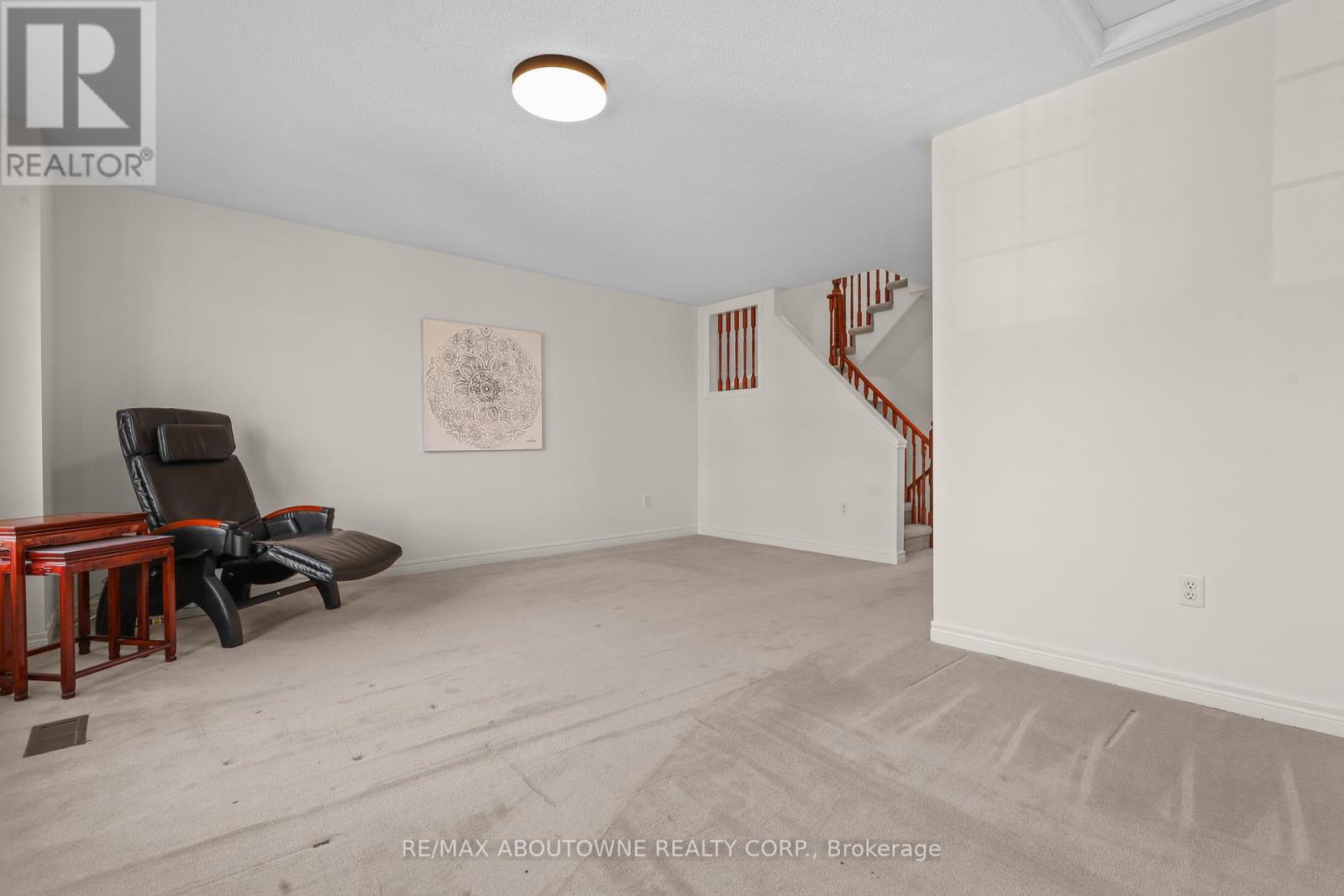 148 Littlewood Drive, Oakville (Ro River Oaks), Ontario  L6H 6T7 - Photo 18 - W12870294