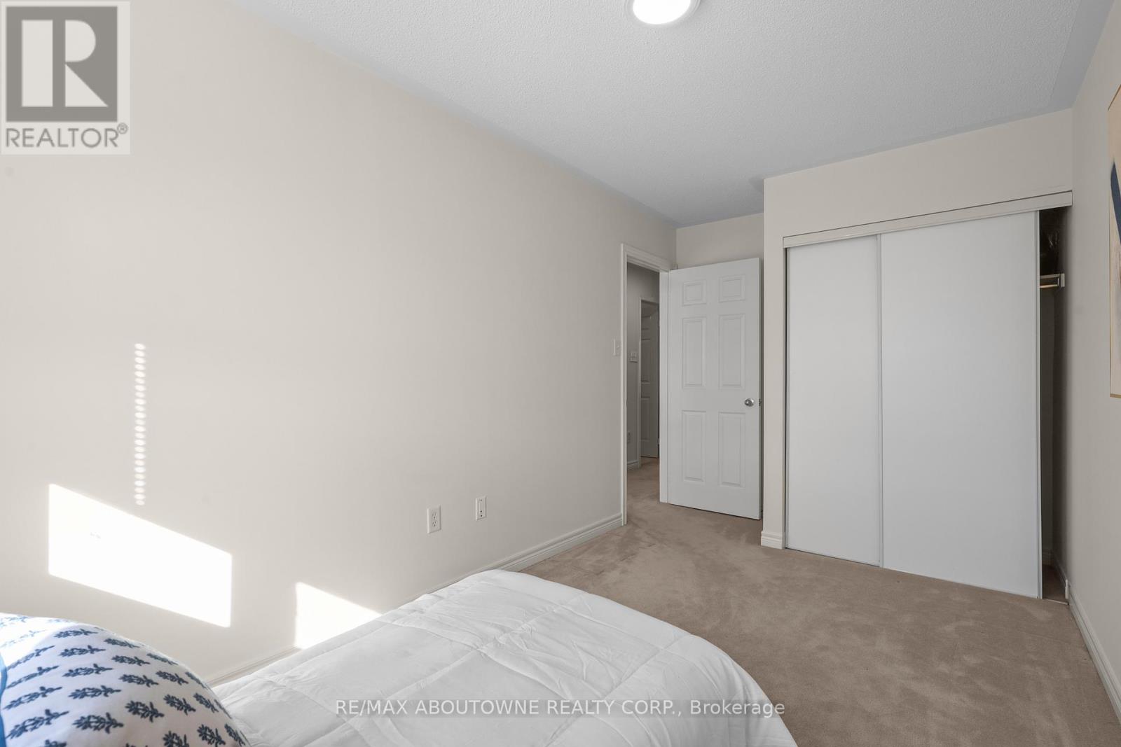 148 Littlewood Drive, Oakville (Ro River Oaks), Ontario  L6H 6T7 - Photo 22 - W12870294