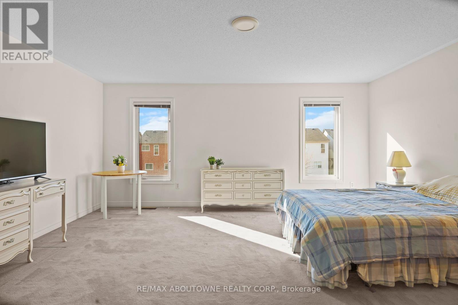 148 Littlewood Drive, Oakville (Ro River Oaks), Ontario  L6H 6T7 - Photo 26 - W12870294