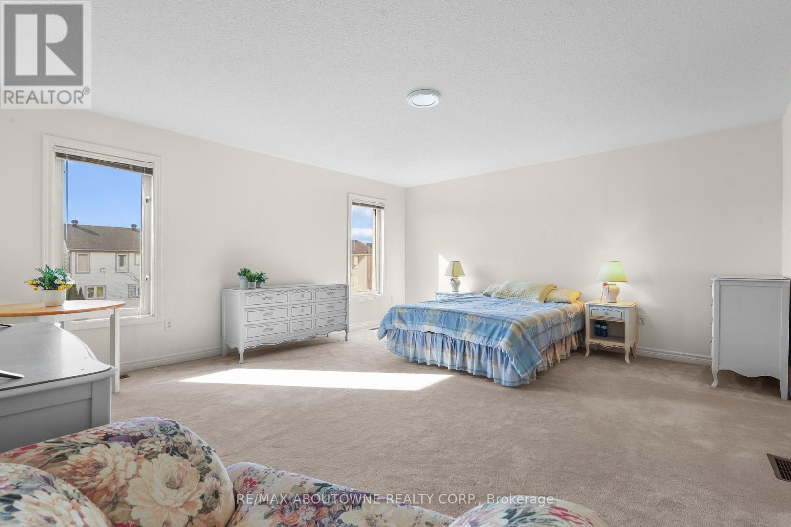 148 Littlewood Drive, Oakville (Ro River Oaks), Ontario  L6H 6T7 - Photo 27 - W12870294