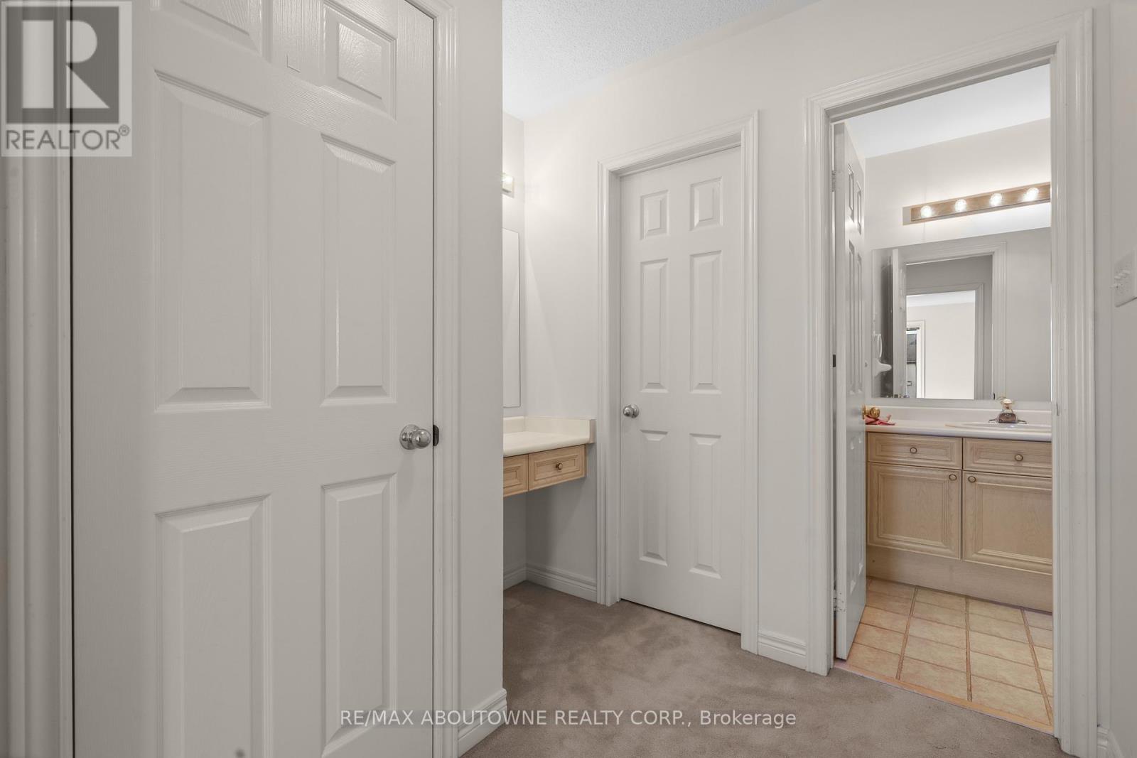 148 Littlewood Drive, Oakville (Ro River Oaks), Ontario  L6H 6T7 - Photo 29 - W12870294