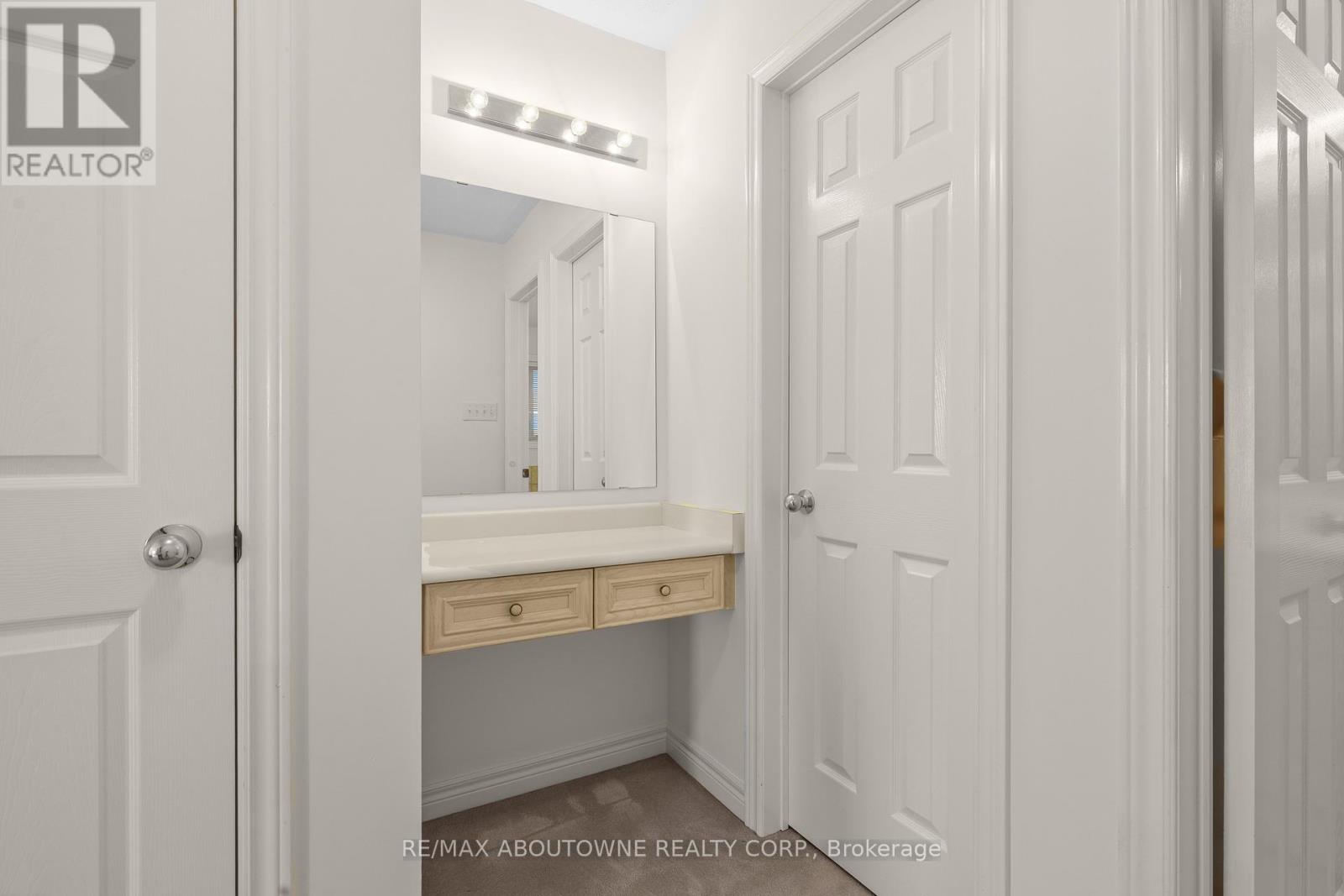 148 Littlewood Drive, Oakville (Ro River Oaks), Ontario  L6H 6T7 - Photo 30 - W12870294