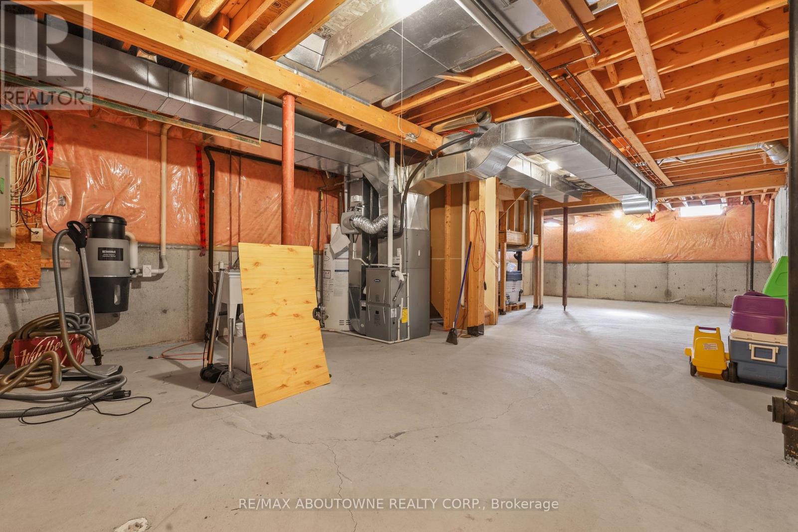 148 Littlewood Drive, Oakville (Ro River Oaks), Ontario  L6H 6T7 - Photo 34 - W12870294