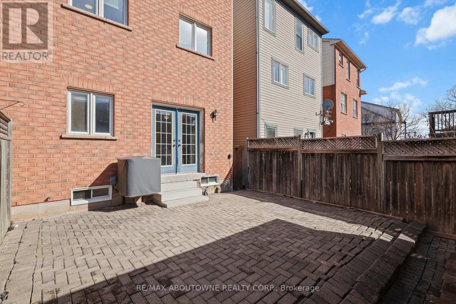 148 Littlewood Drive, Oakville (Ro River Oaks), Ontario  L6H 6T7 - Photo 41 - W12870294