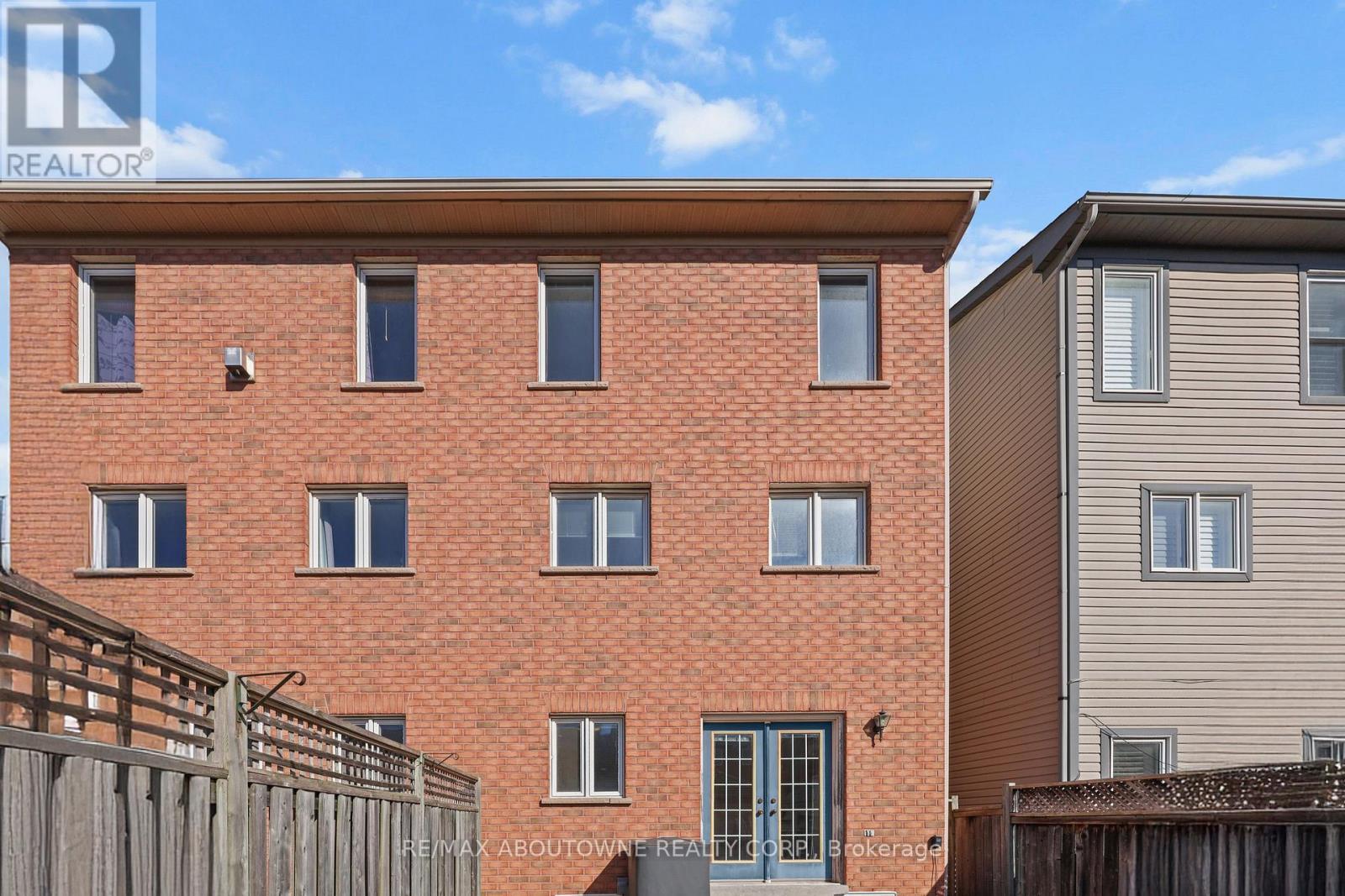 148 Littlewood Drive, Oakville (Ro River Oaks), Ontario  L6H 6T7 - Photo 44 - W12870294