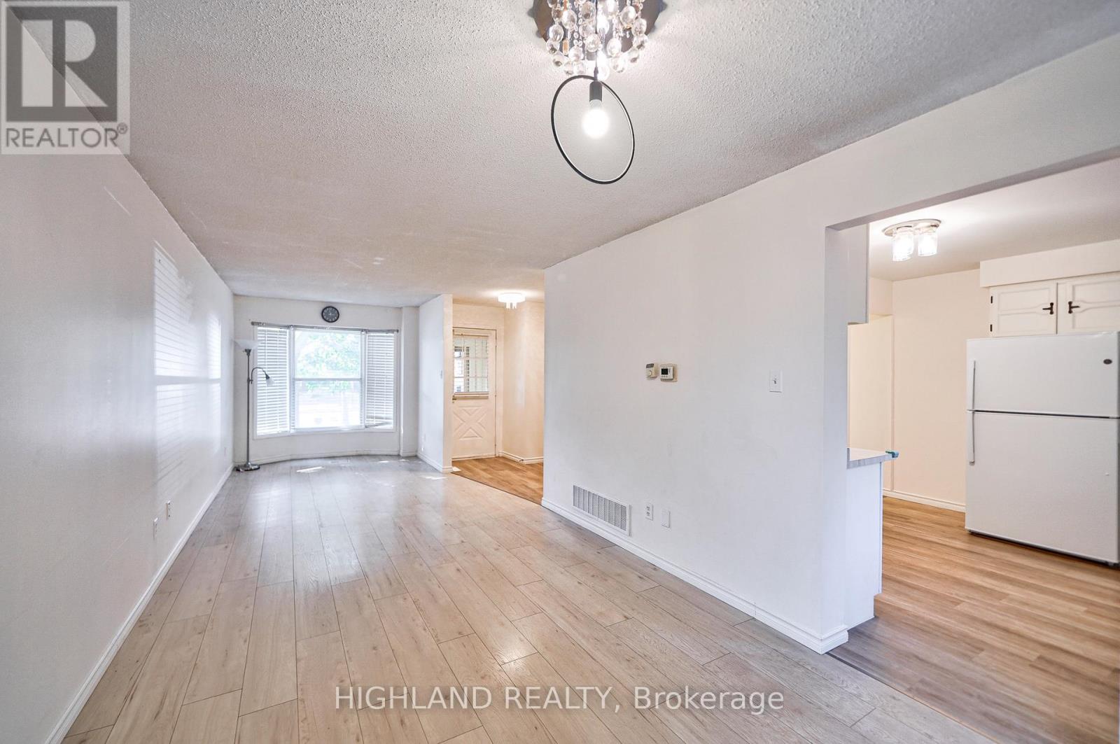 6455 Tisler Crescent, Mississauga (Meadowvale), Ontario  L5N 3G6 - Photo 10 - W12870316