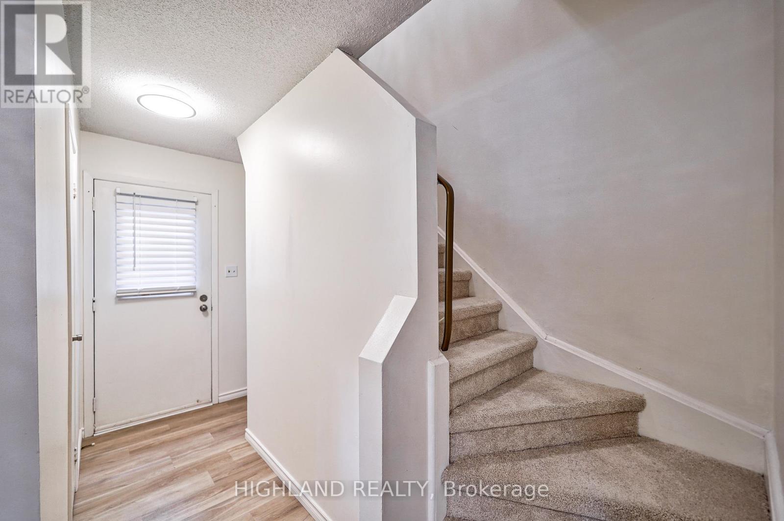 6455 Tisler Crescent, Mississauga (Meadowvale), Ontario  L5N 3G6 - Photo 15 - W12870316