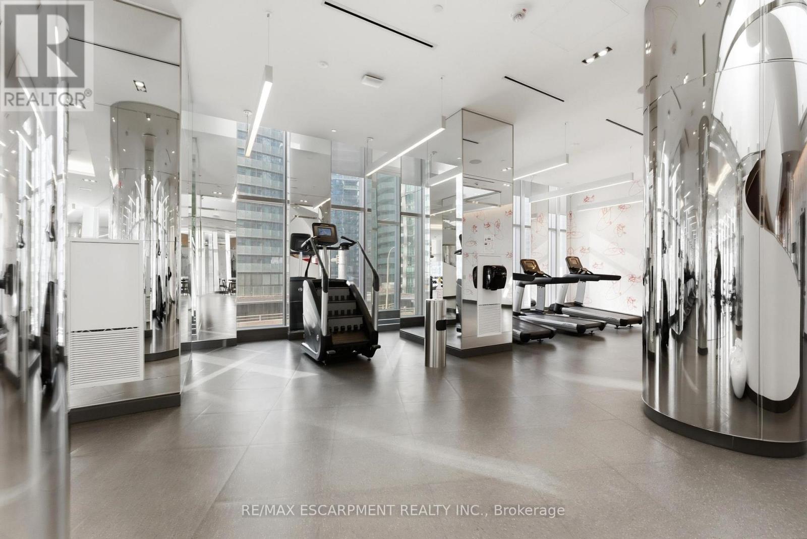 5512 - 10 York Street, Toronto (Waterfront Communities), Ontario  M5J 0E1 - Photo 36 - C12864320