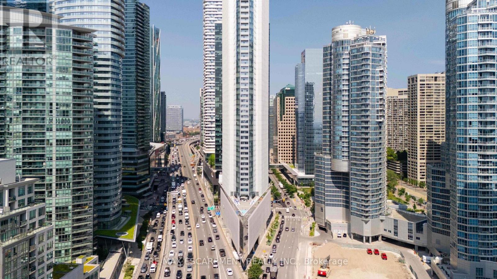 5512 - 10 York Street, Toronto (Waterfront Communities), Ontario  M5J 0E1 - Photo 8 - C12864320