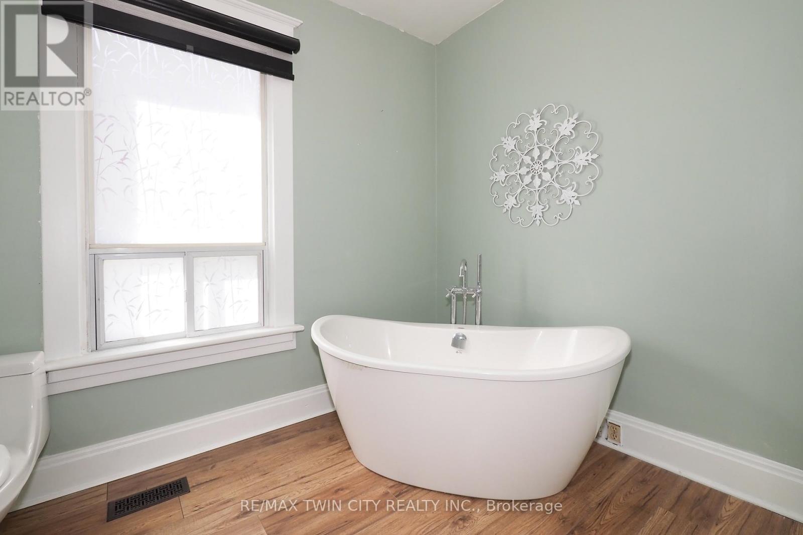 19 Paisley Heights, Cambridge, Ontario  N1R 1B4 - Photo 28 - X12870298